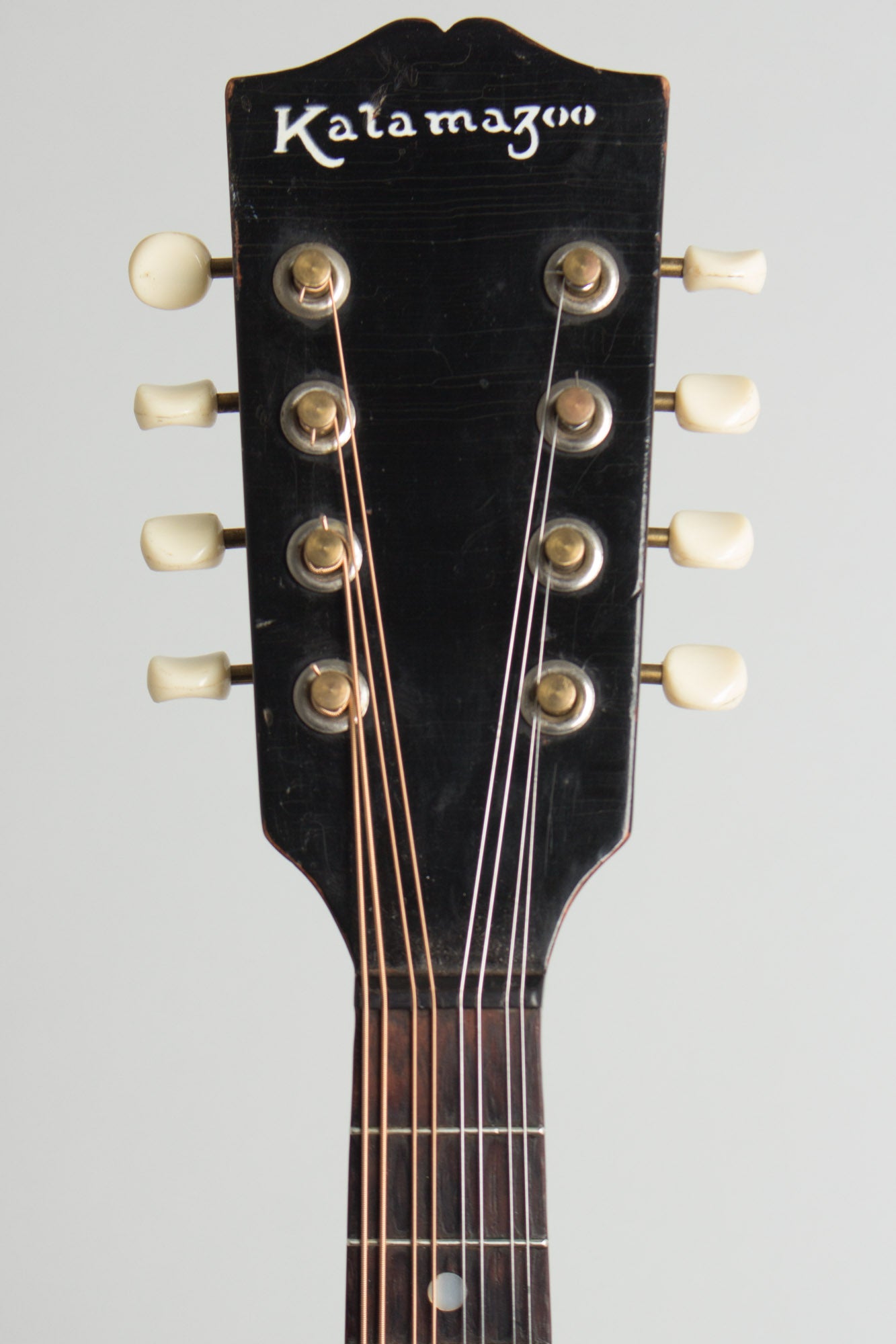 Kalamazoo KM-21 Arch Top Mandolin (1936)