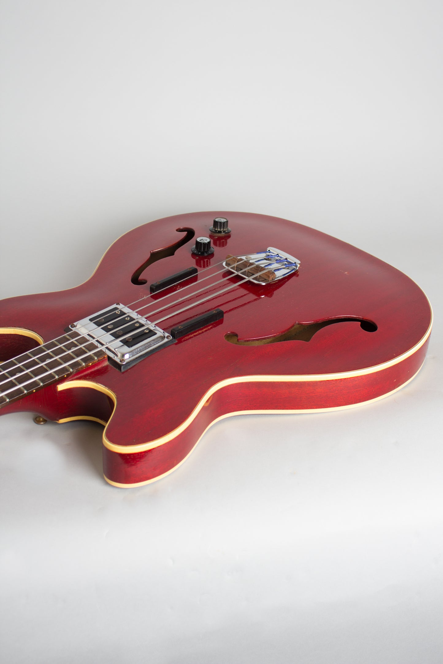 Guild Starfire Bass Semi-Hollow Body Electric Bass Guitar (1967)