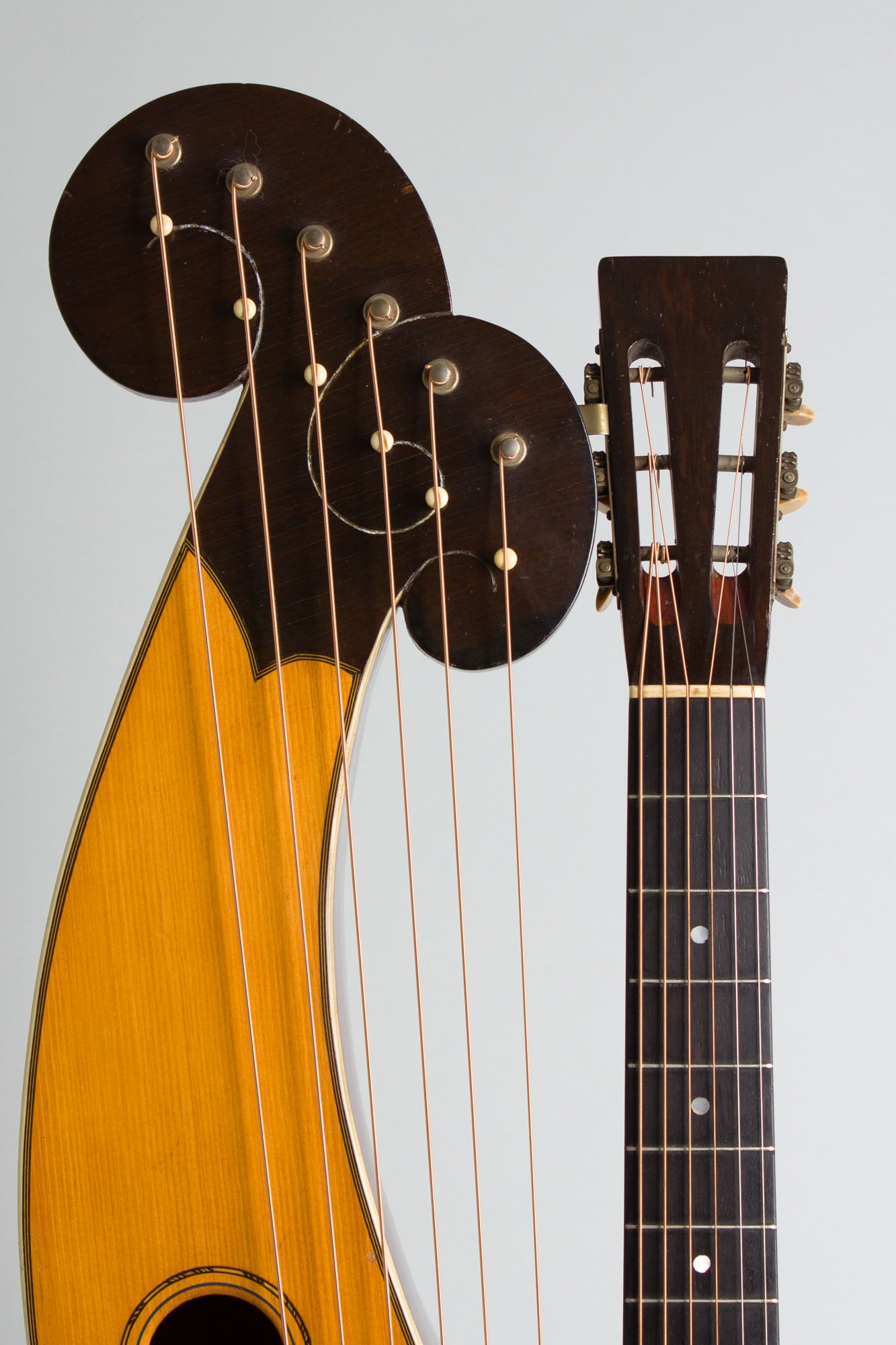 Larson Brothers Dyer Symphony Style 5 Harp Guitar (1914)