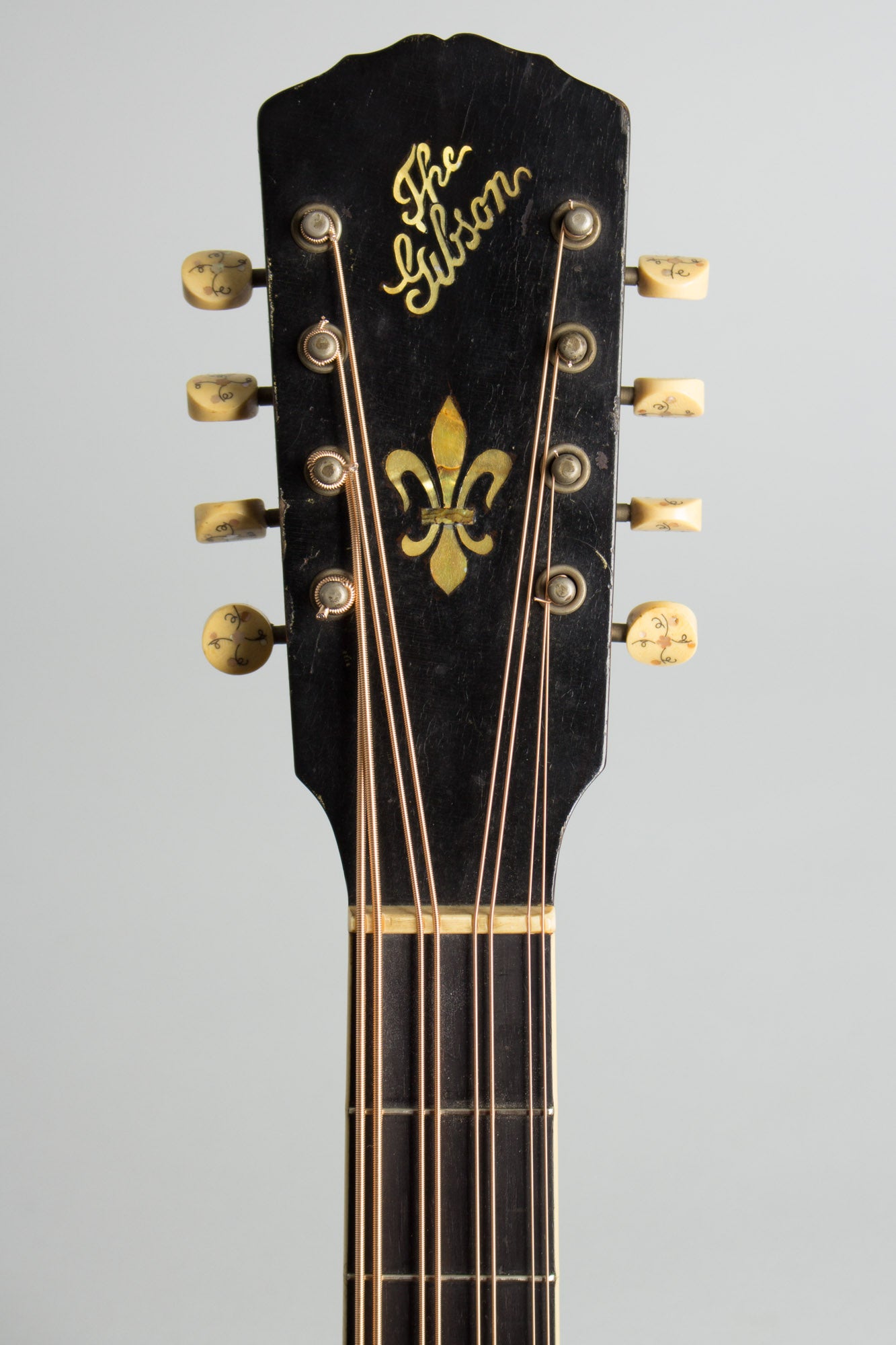 Gibson K-2 Carved Top Mandocello (1911)