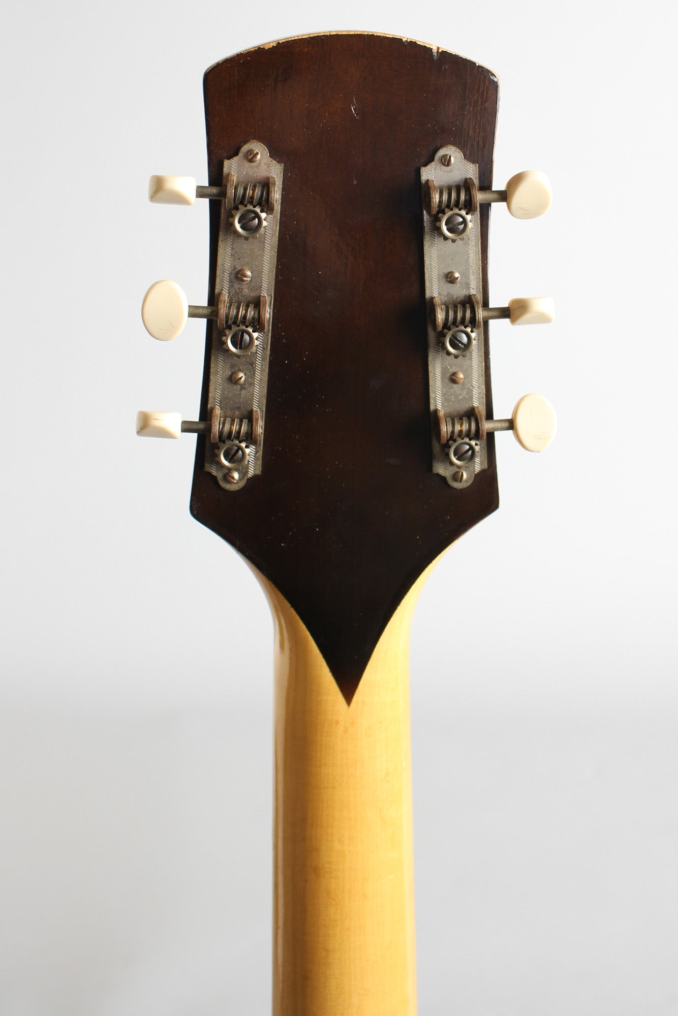 Harmony Monterey H-1457 Arch Top Acoustic Guitar (1957) – RetroFret