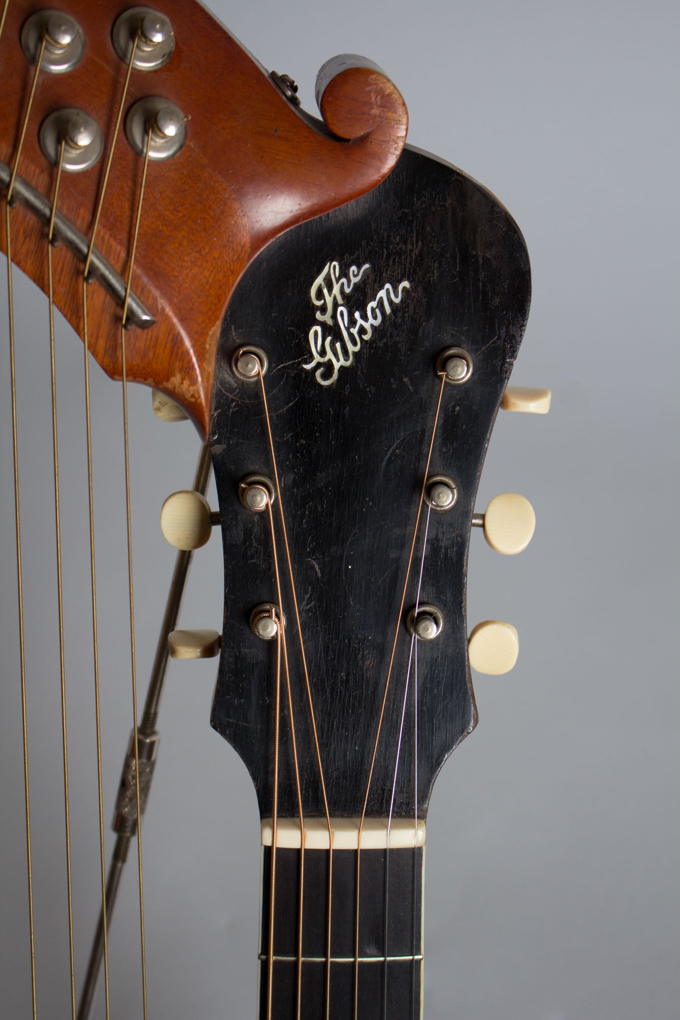 Gibson Style U Harp Guitar (1917)