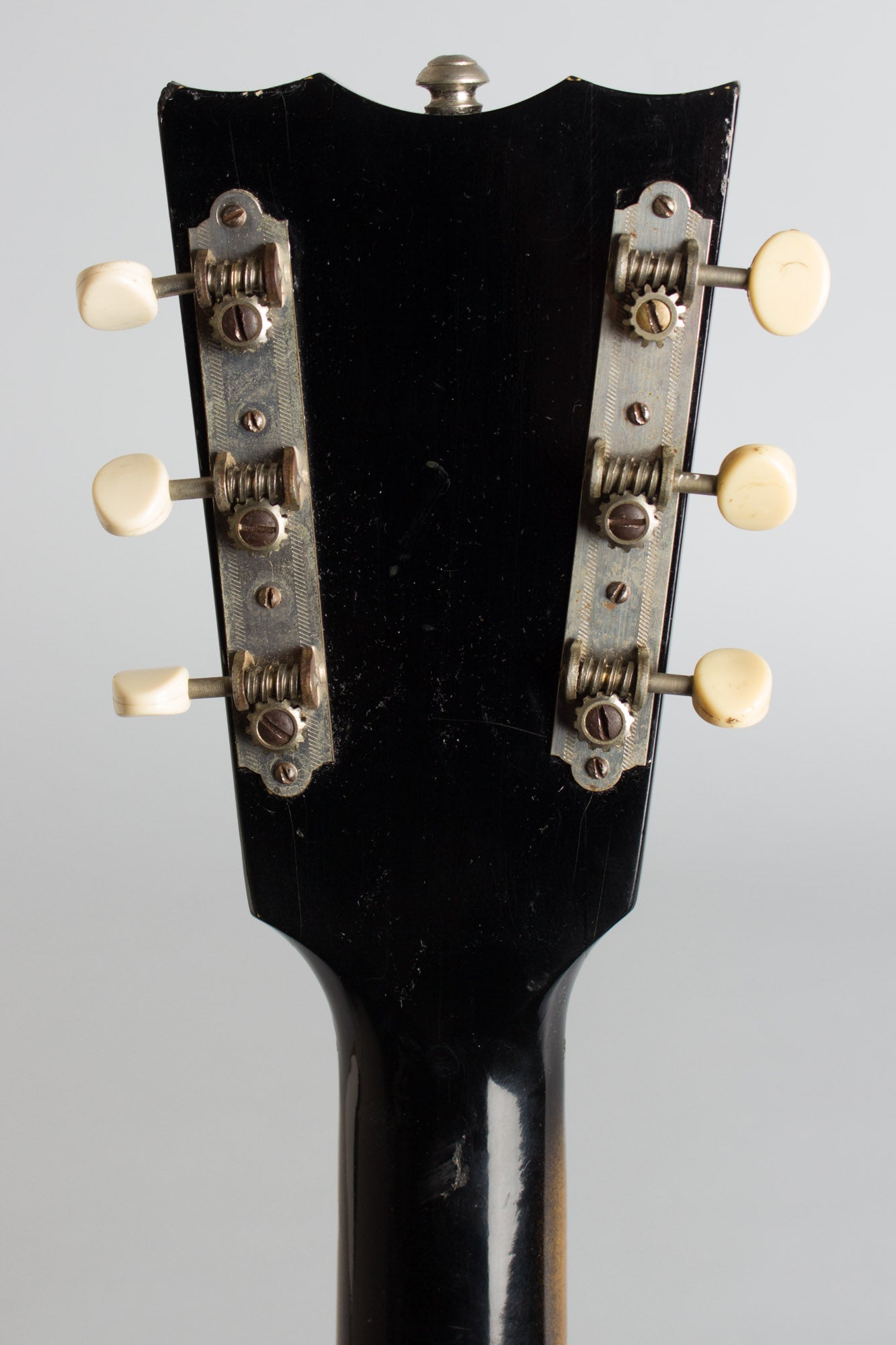 Danelectro Model 4021 Hand Vibrato Semi-Hollow Body Electric Guitar (1963)