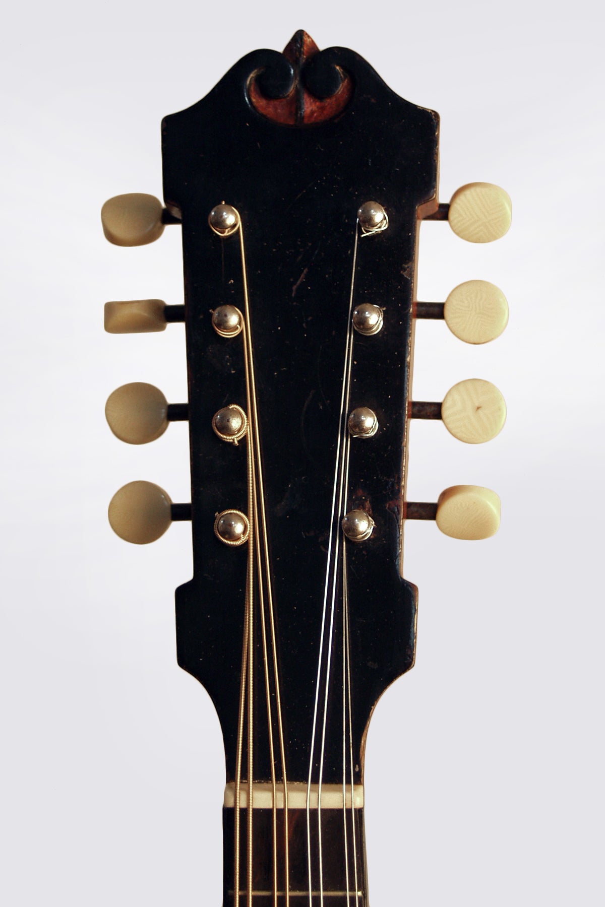 Lyon & Healy Style C Carved Top Mandolin (1922)