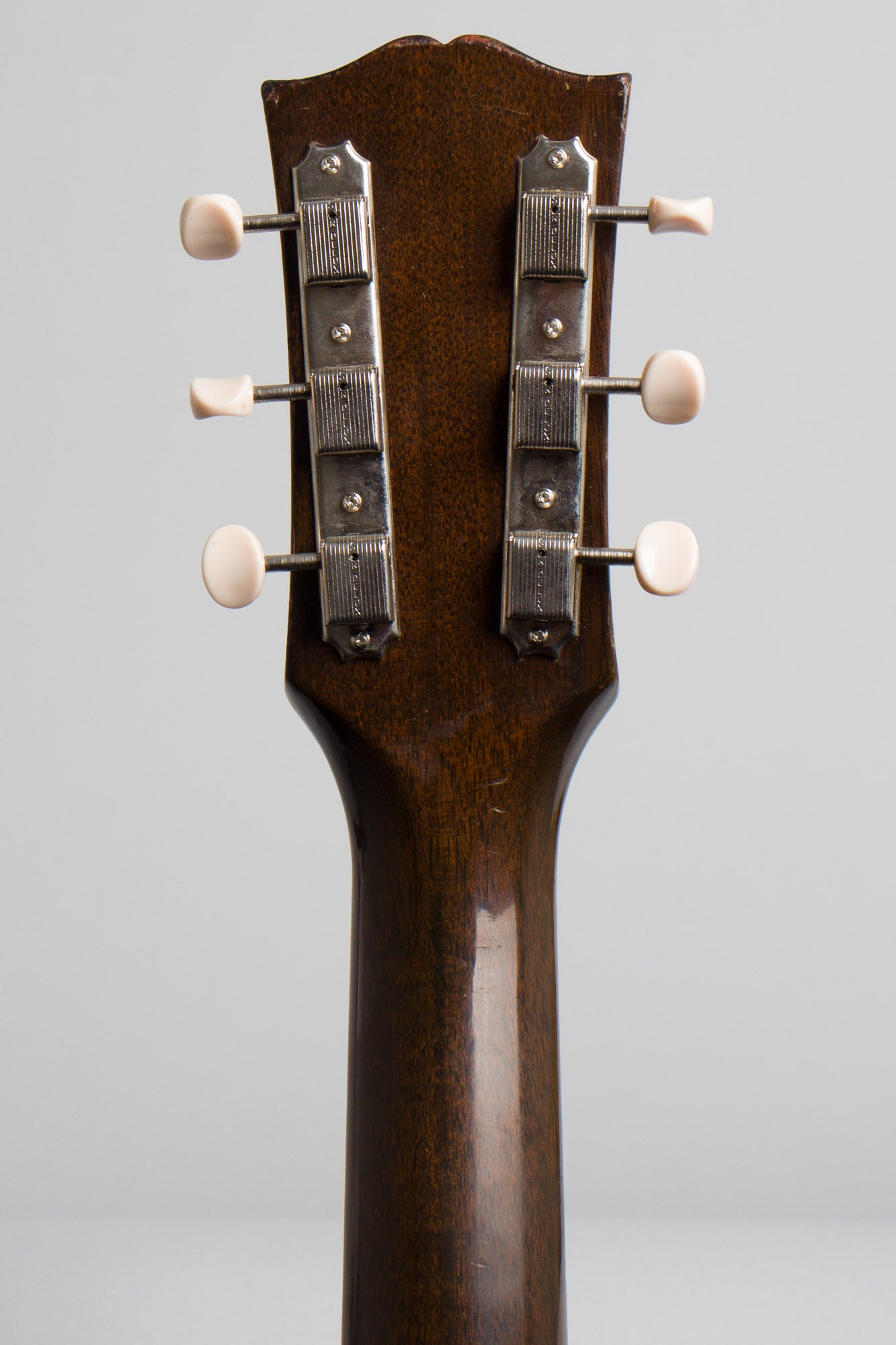 Gibson LG-2 Flat Top Acoustic Guitar (1952)