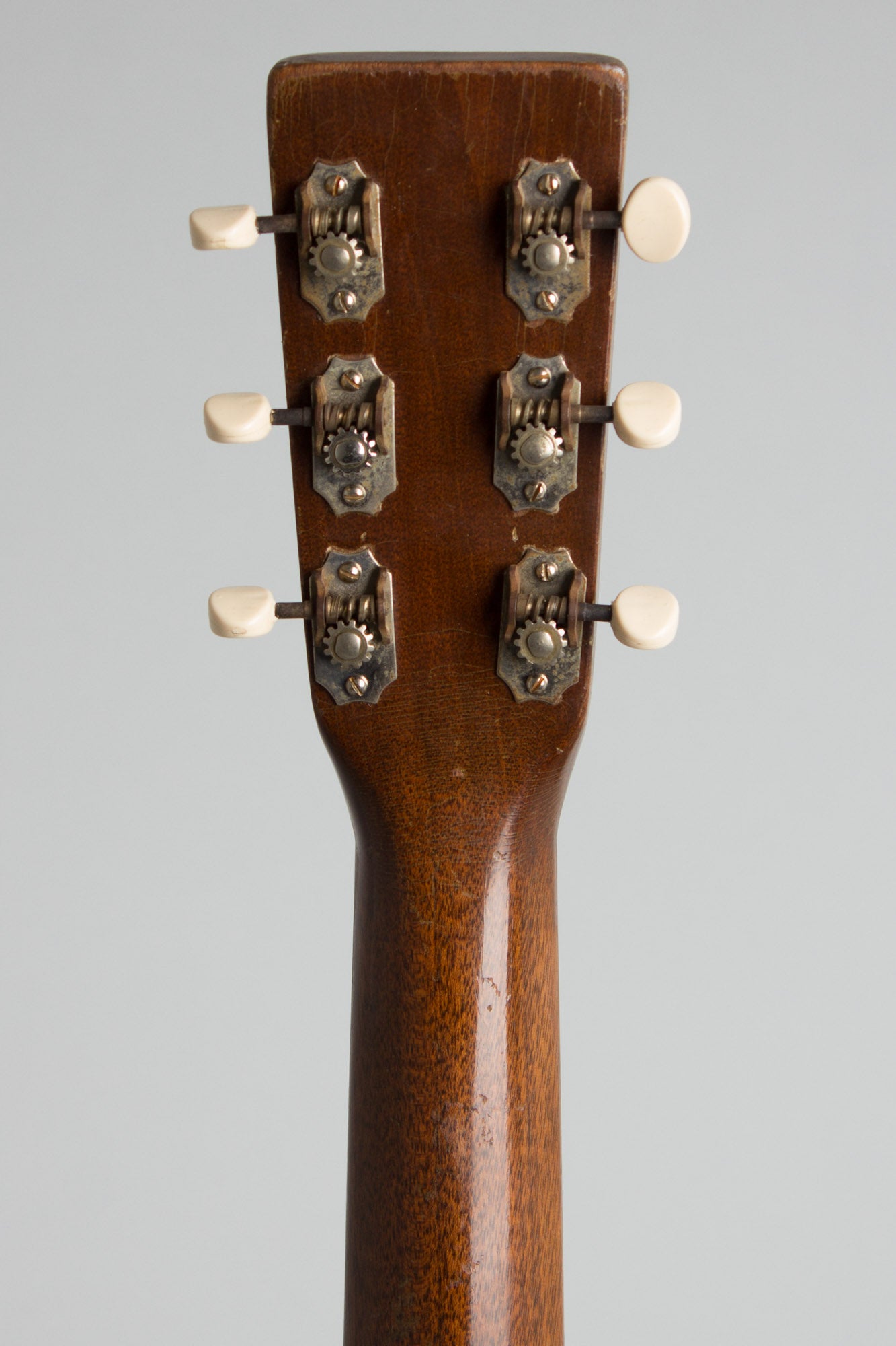 C. F. Martin 00-17 Flat Top Acoustic Guitar (1946)