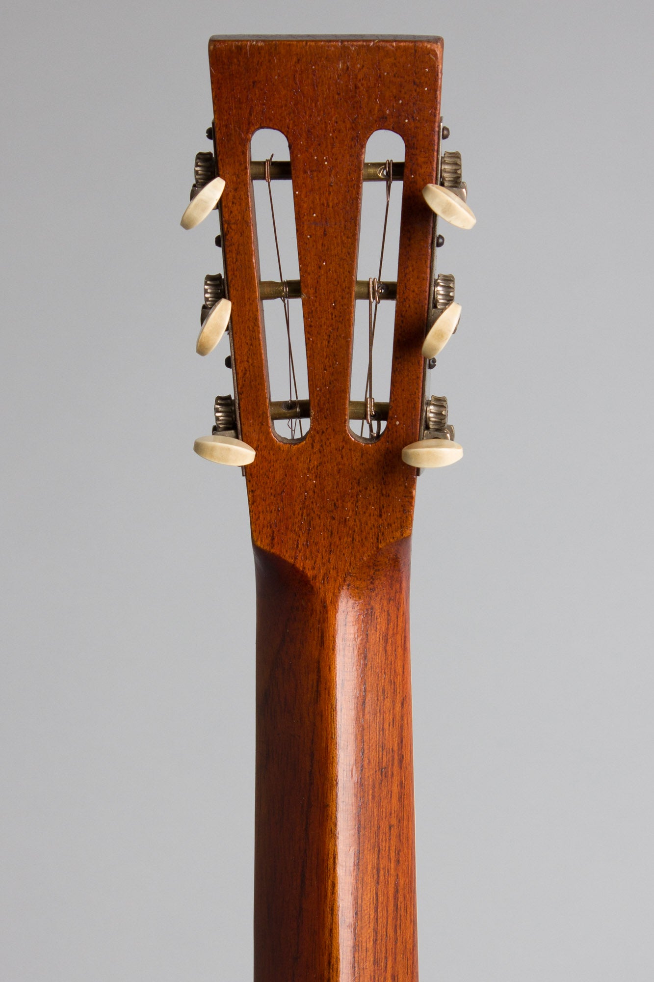 Washington Model B-330 Flat Top Acoustic Guitar (1925)