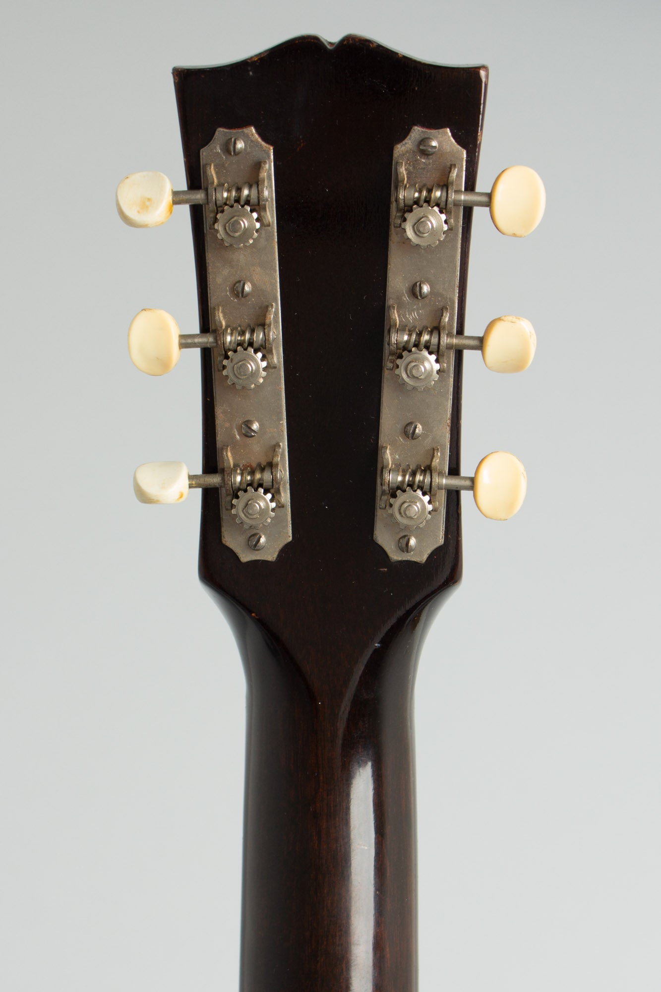 Gibson LG-2 Flat Top Acoustic Guitar (1946)