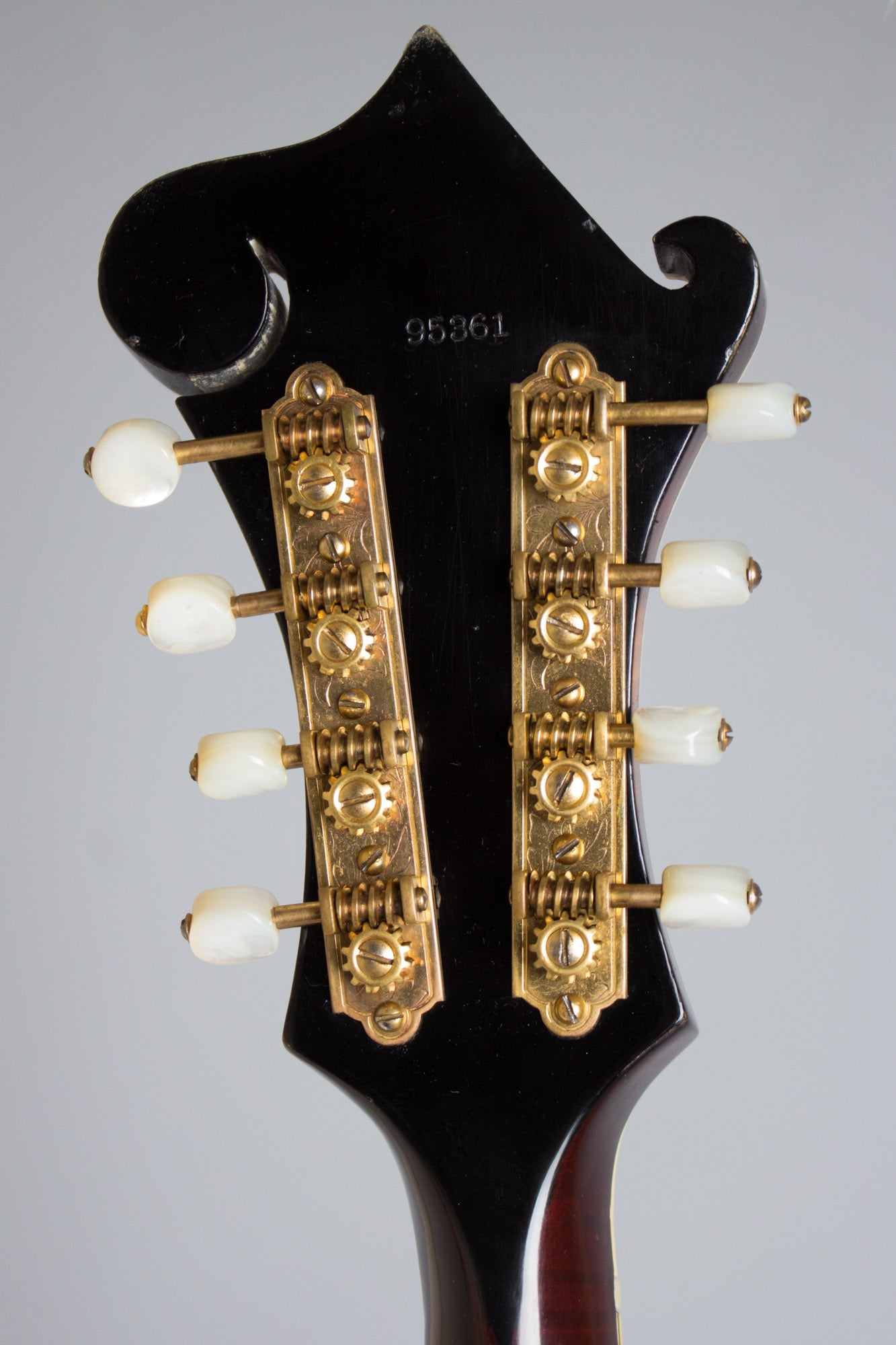Gibson F-5 Carved Top Mandolin (1938)