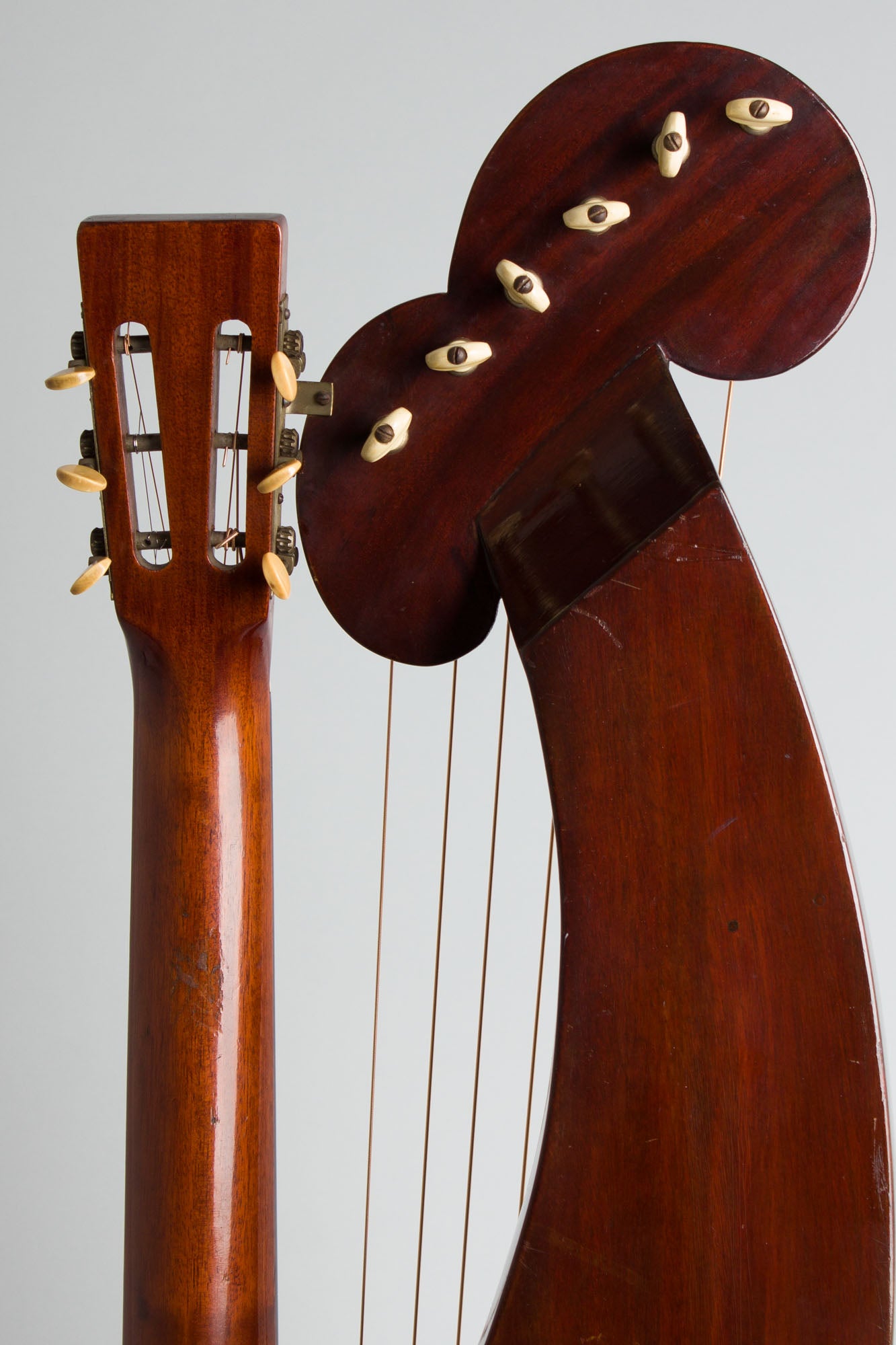 Larson Brothers Dyer Symphony Style 5 Harp Guitar (1914)