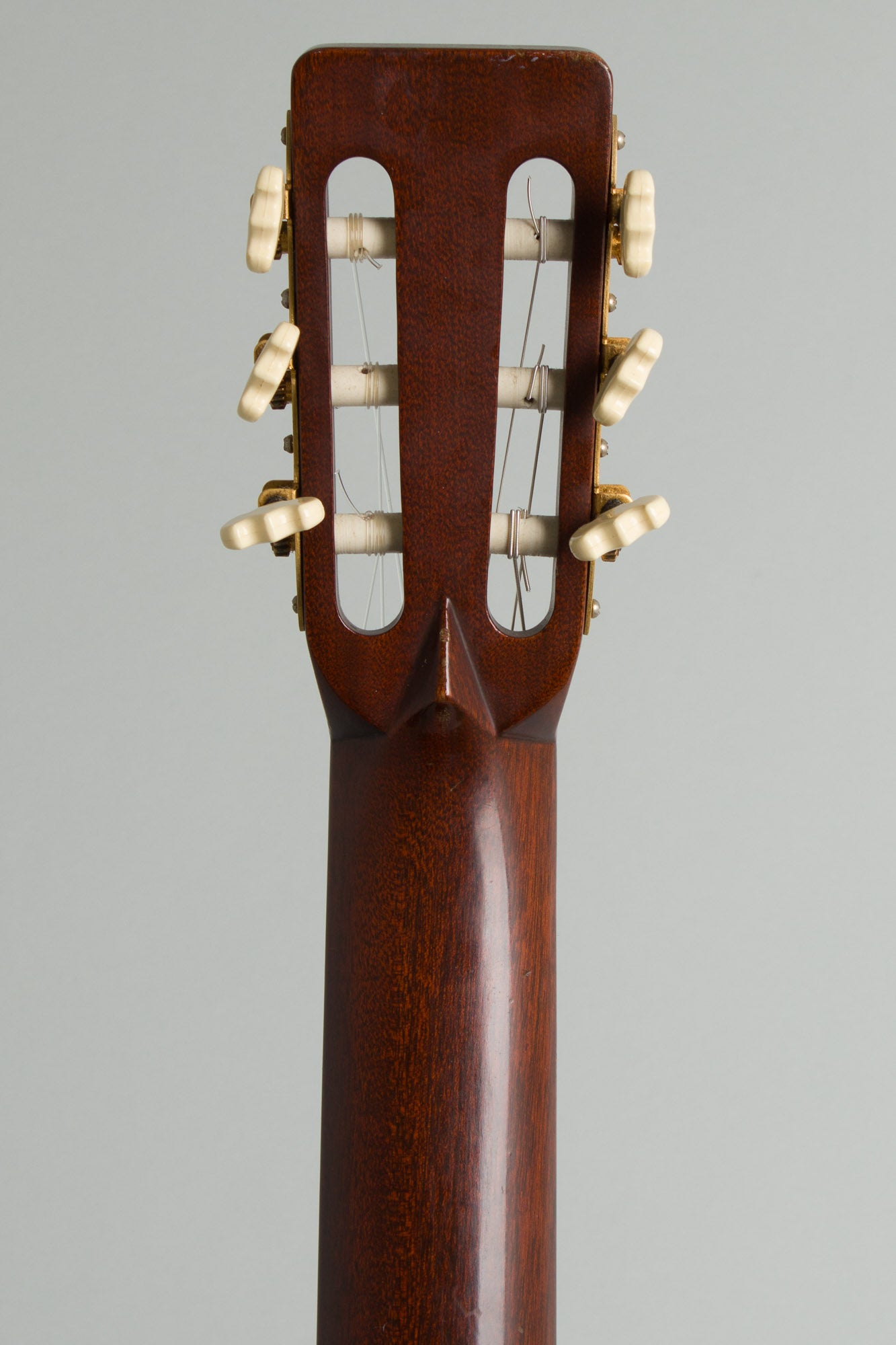 C. F. Martin 00-28C Classical Guitar (1972)
