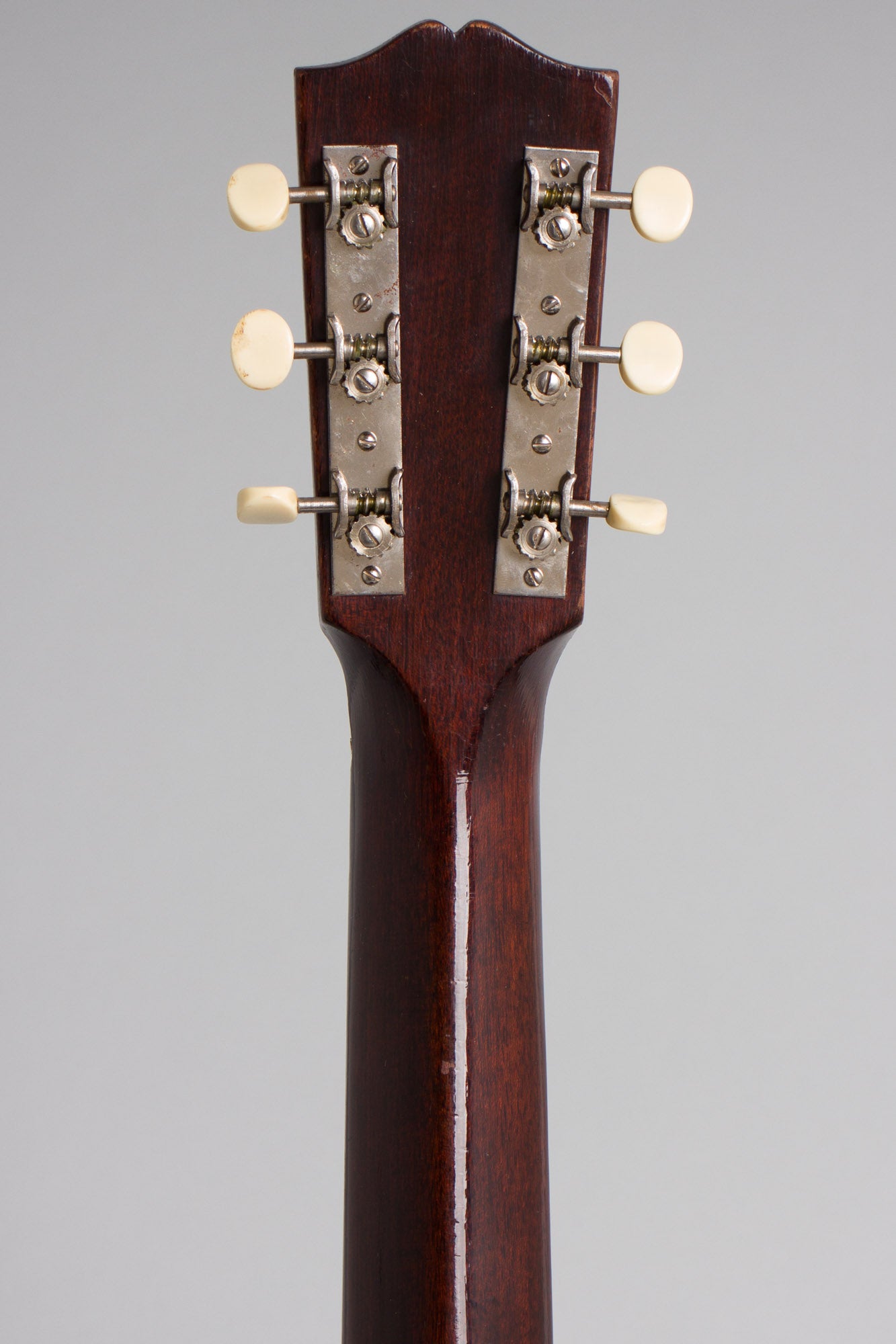 Gibson J-35 Flat Top Acoustic Guitar (1937)