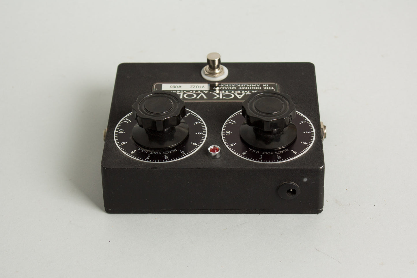 Black Volt Amplification VFUZZ Fuzz Effect (2019)