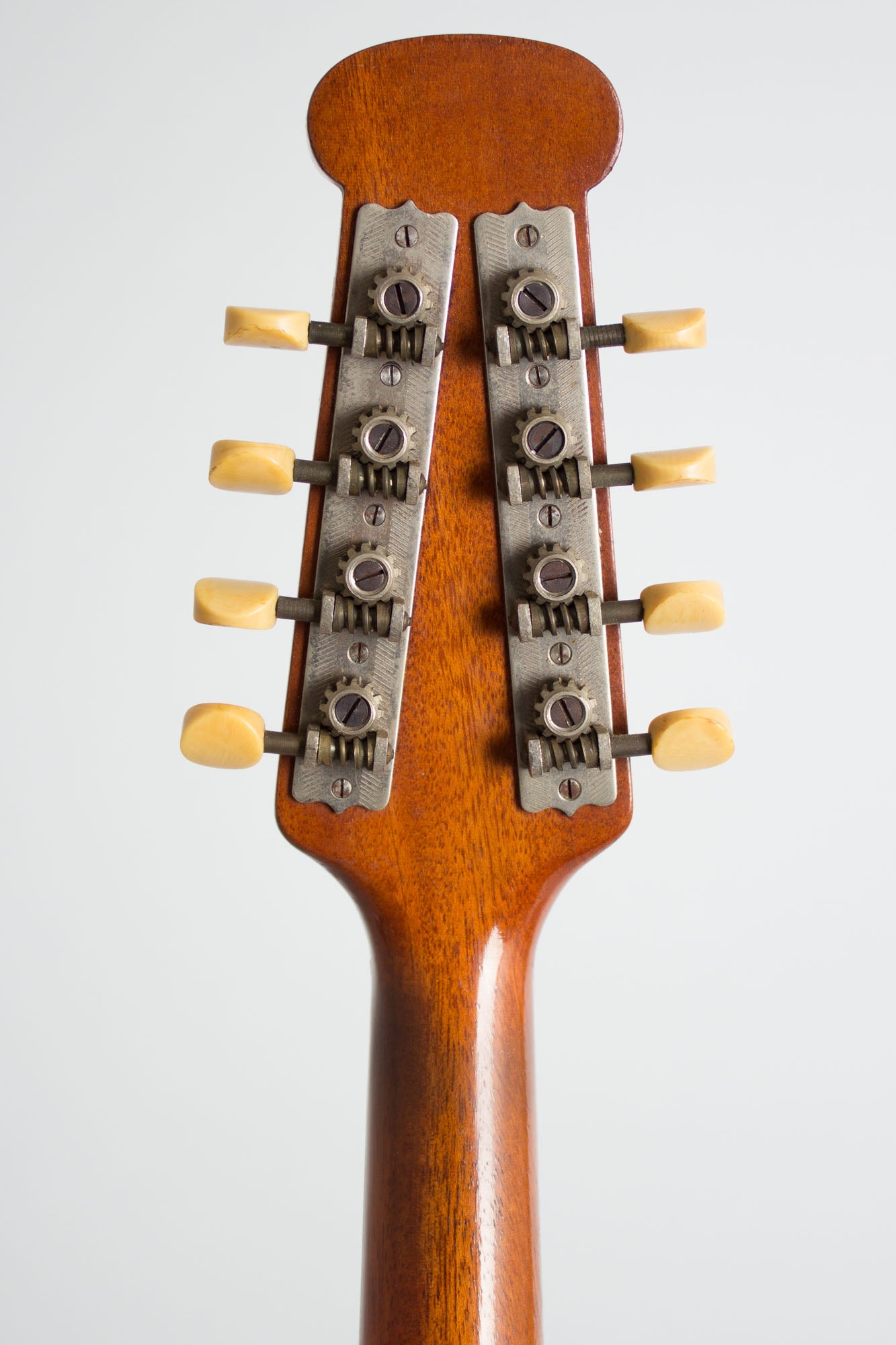 Howe-Orme No. 1730 Arch Top Mandolin (1900)