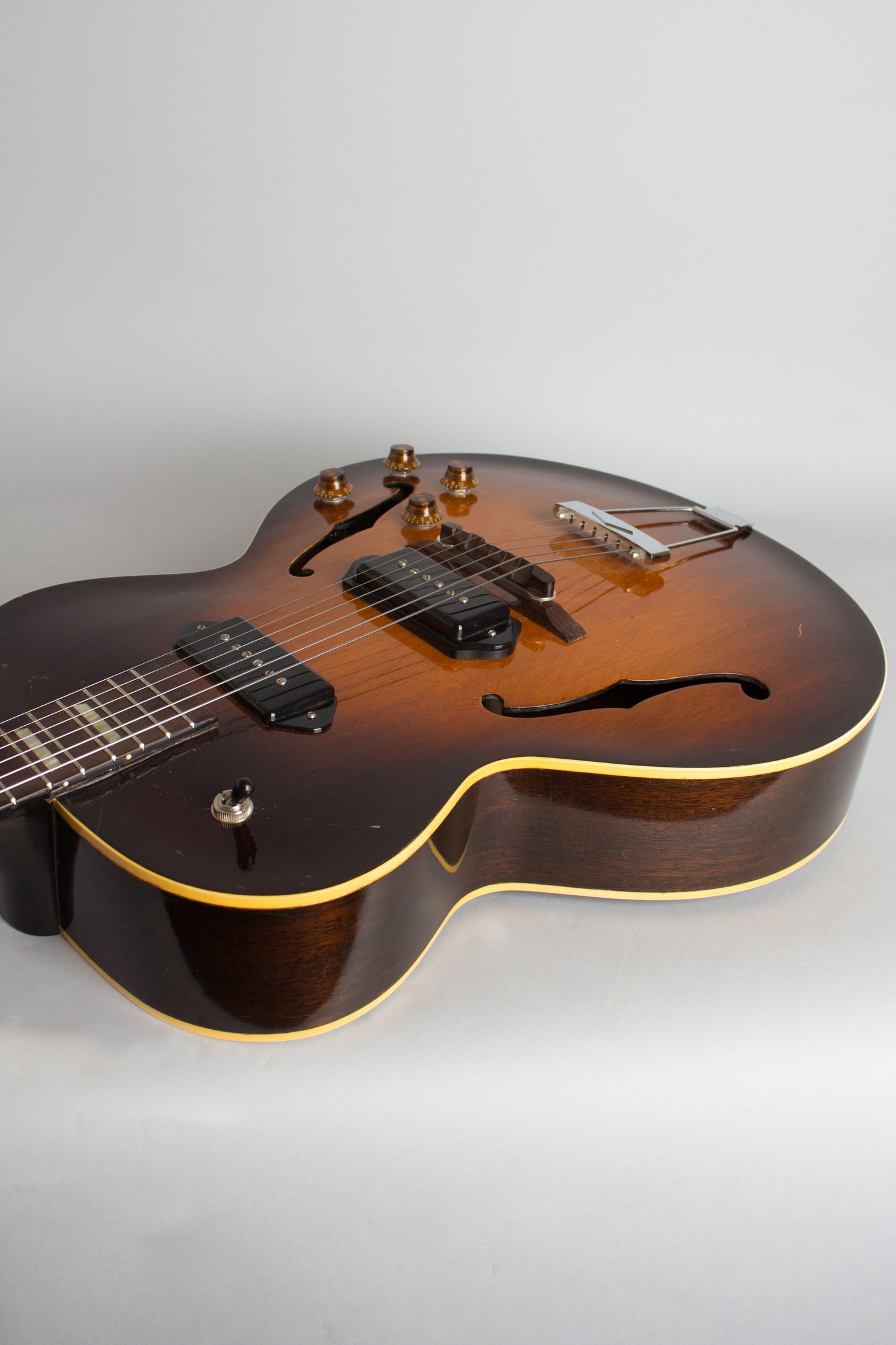 Gibson ES-125 Arch Top Hollow Body Electric Guitar (1948)