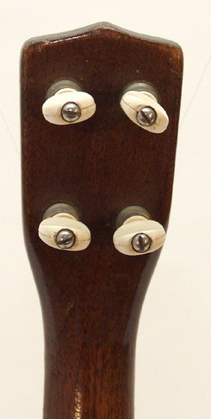 Nicola Turturro Soprano Ukulele (1925)