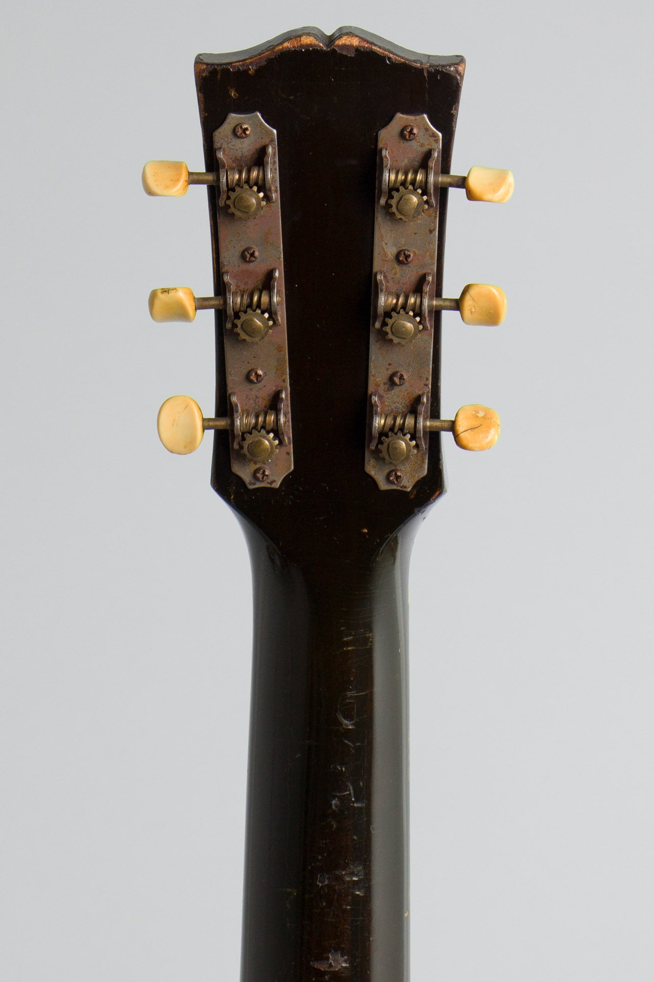 Gibson J-45 Flat Top Acoustic Guitar (1943-4)