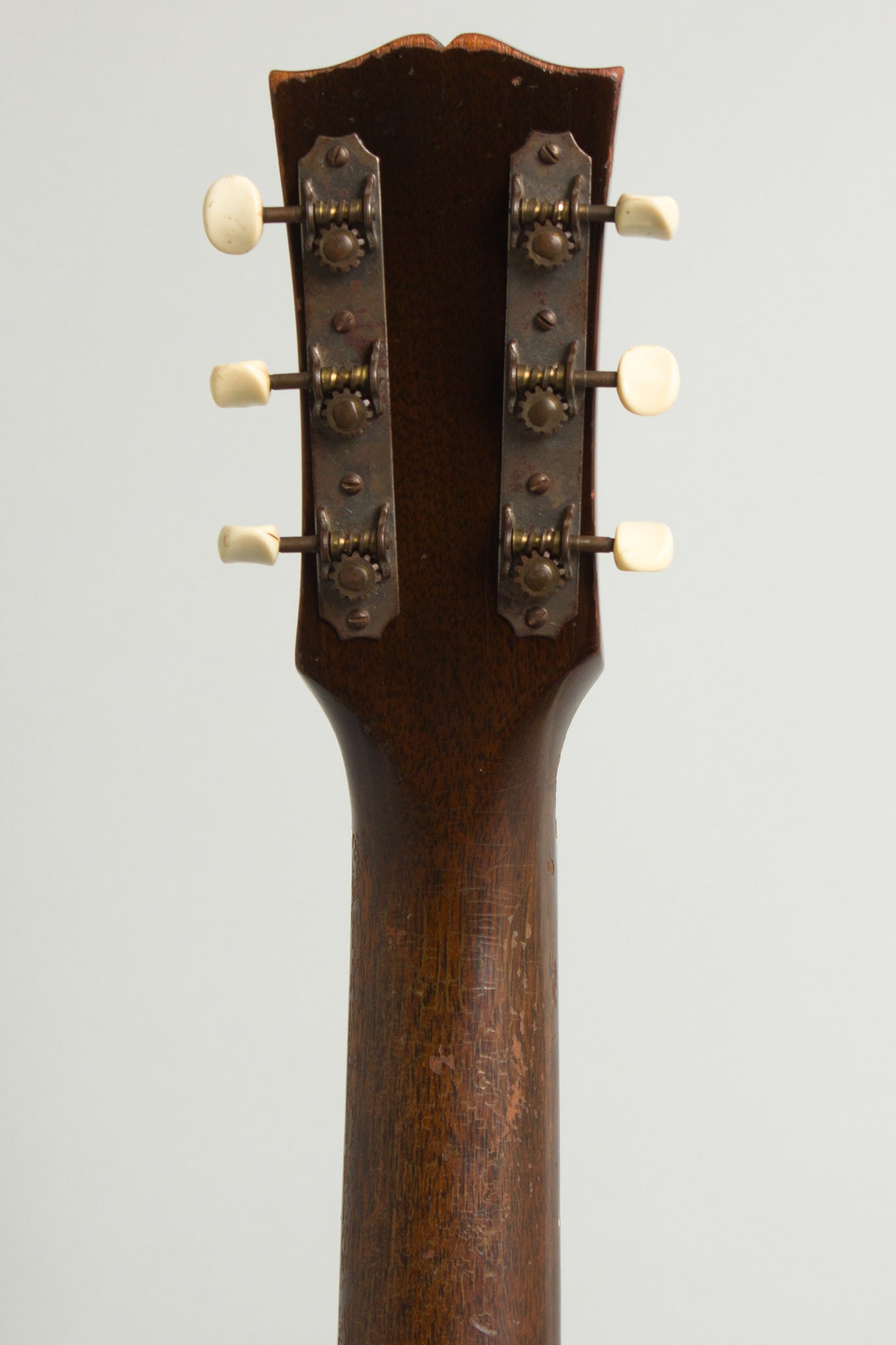 Gibson LG-2 Flat Top Acoustic Guitar (1947)