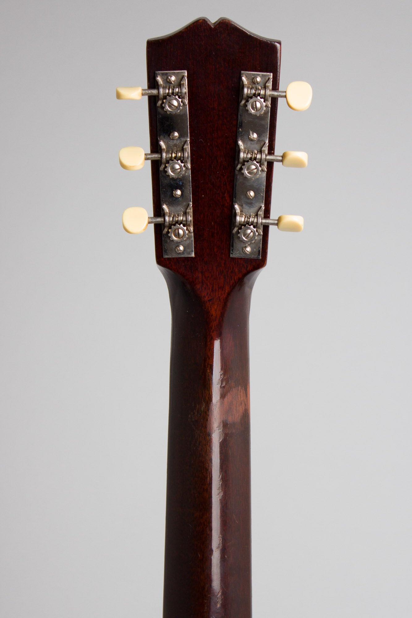 Gibson J-35 Flat Top Acoustic Guitar (1937)
