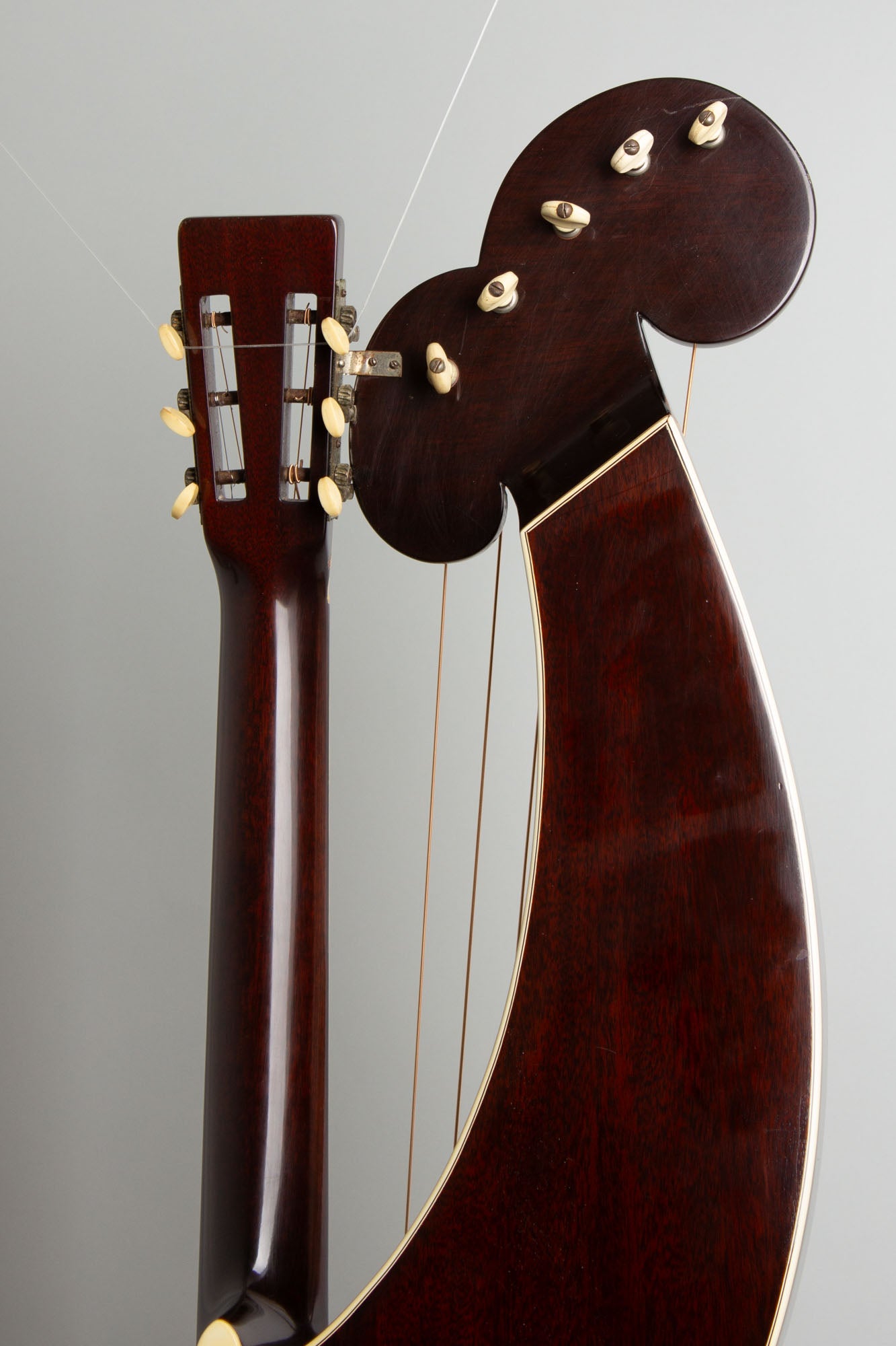 Larson Brothers Dyer Symphony Style 8 5-Bass Harp Guitar (1910)