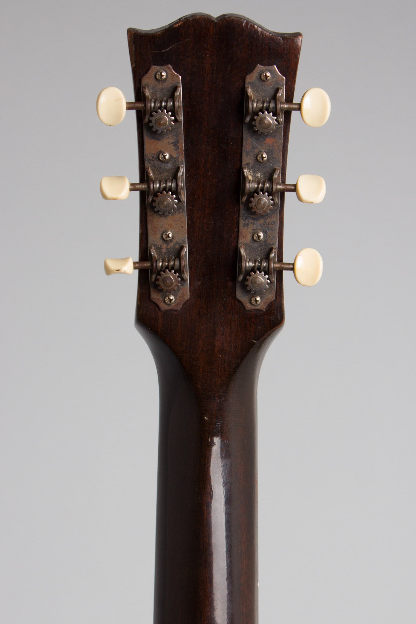 Gibson LG-2 Banner Flat Top Acoustic Guitar (1944)