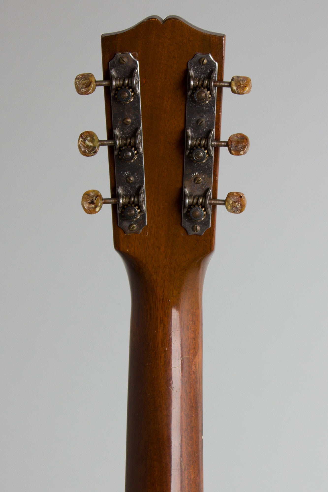 Gibson J-35 Flat Top Acoustic Guitar (1941-2)
