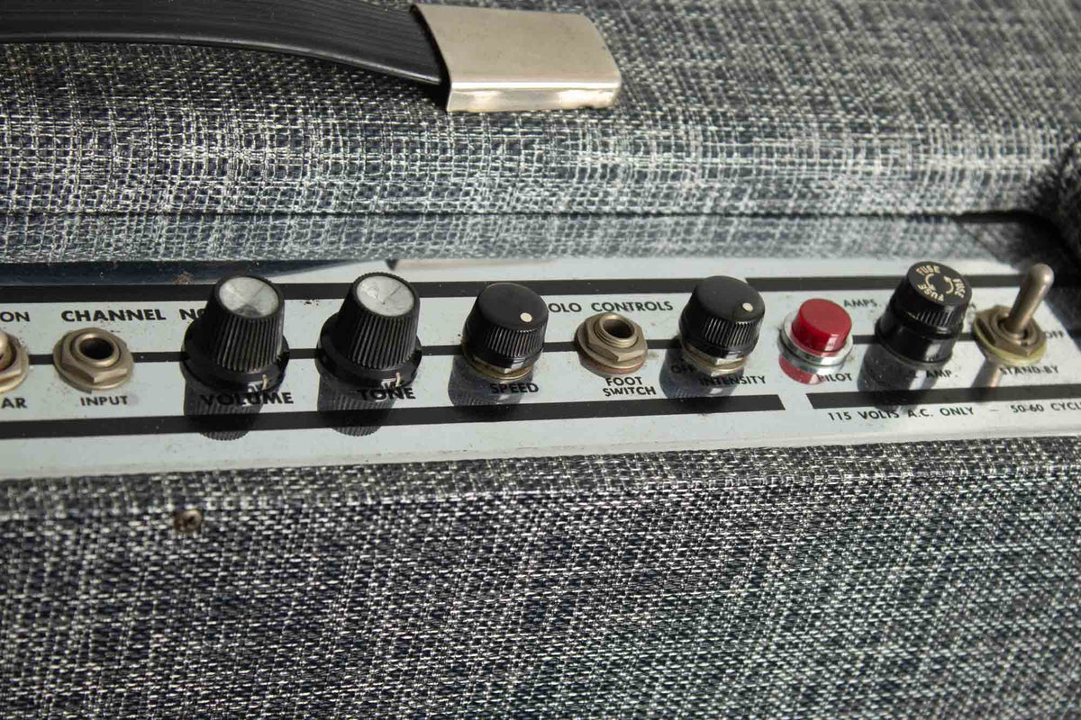Supro Model S697T Combo Tremolo Tube Amplifier (1965)