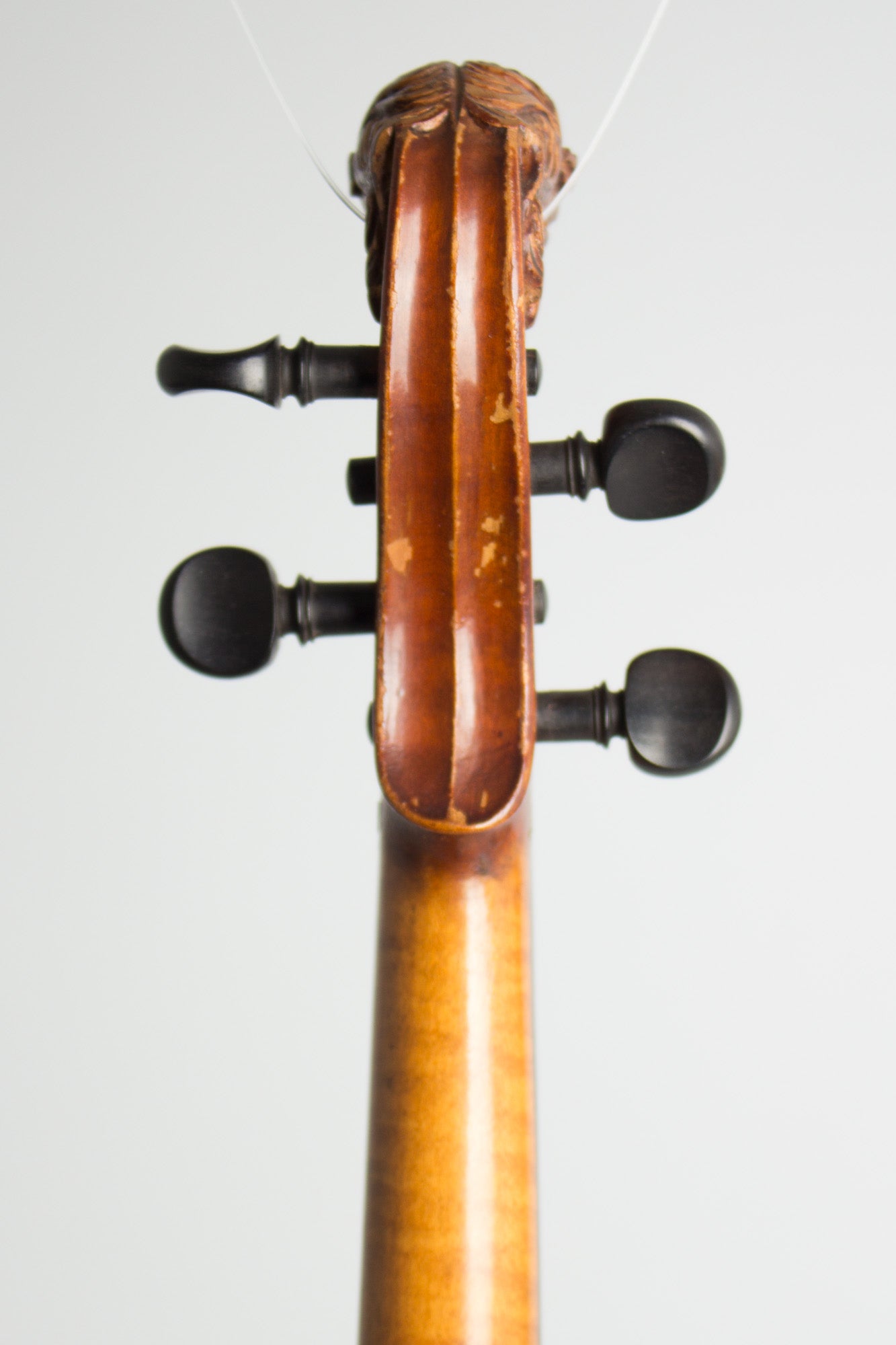 unlabelled Decorative Pochette Violin (1900)