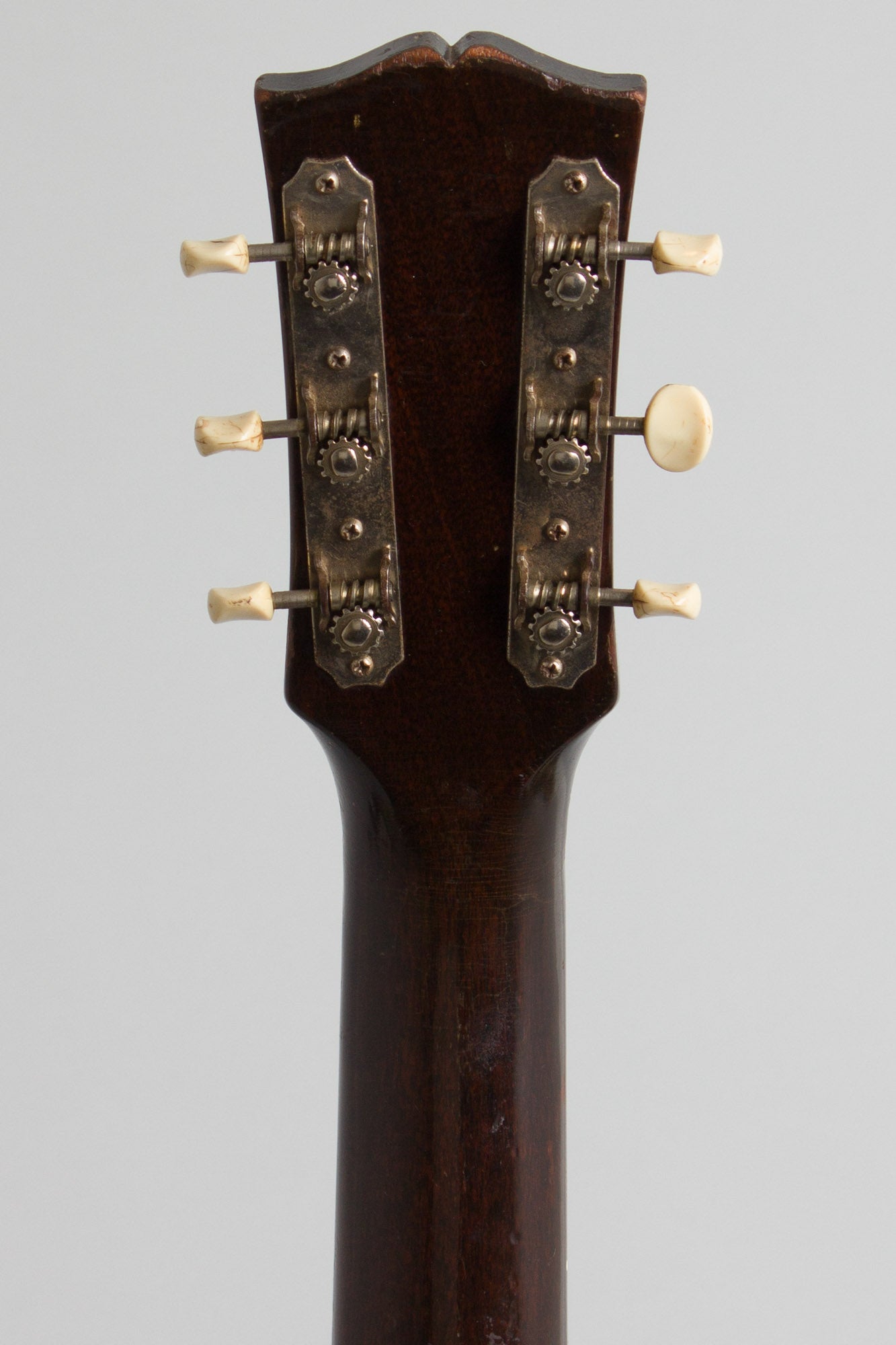 Gibson LG-2 Flat Top Acoustic Guitar (1944)
