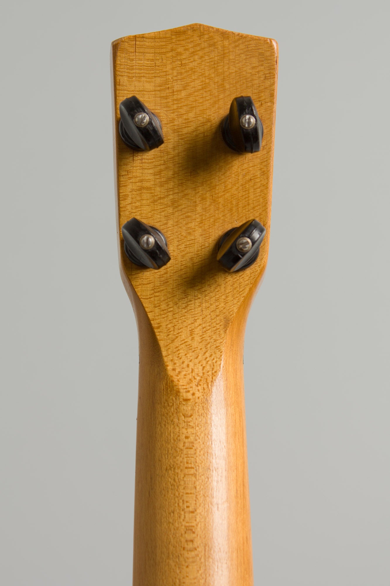 Favilla Teardrop Soprano Ukulele (1930s)