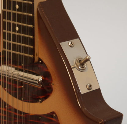 Danelectro Bellzouki 2-pickup model 7020 12 String Semi-Hollow Body Electric Guitar (1961)