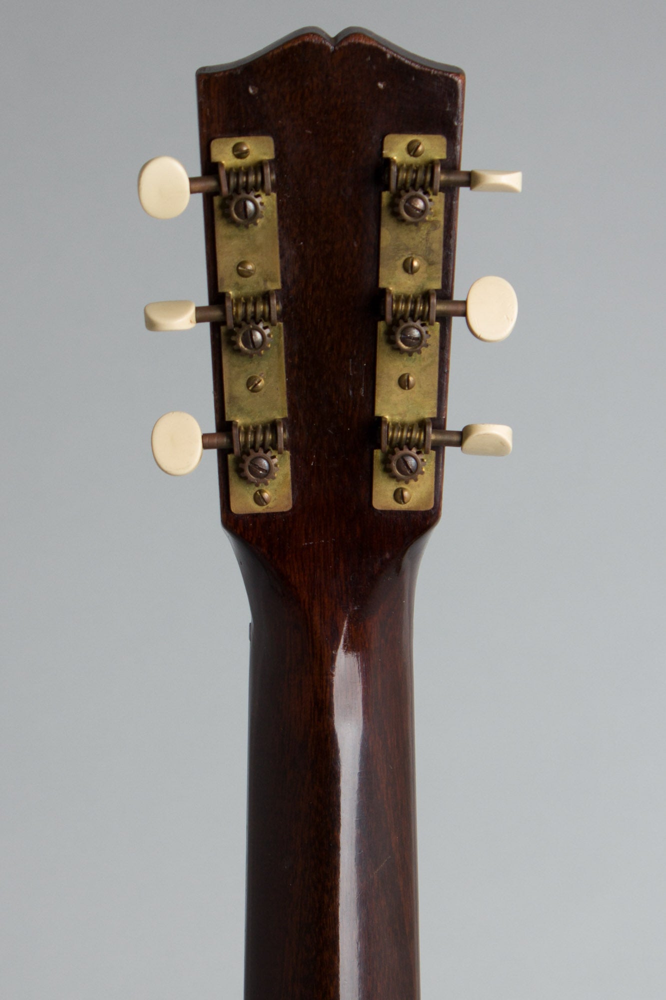 Gibson L-00 Flat Top Acoustic Guitar (1934)