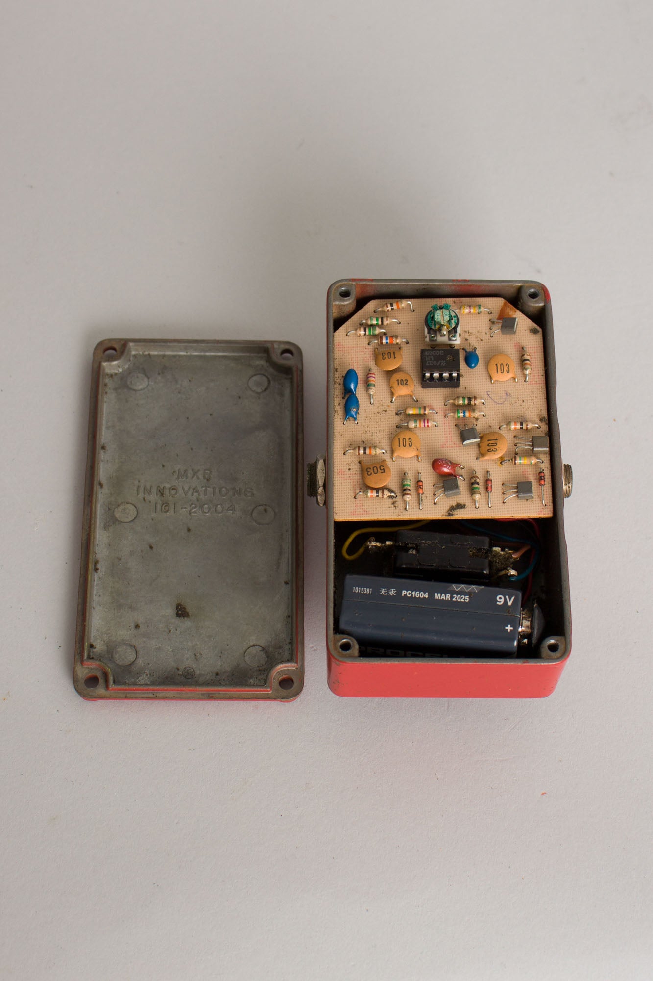 MXR Dyna Comp Compressor Effect (1980) – RetroFret