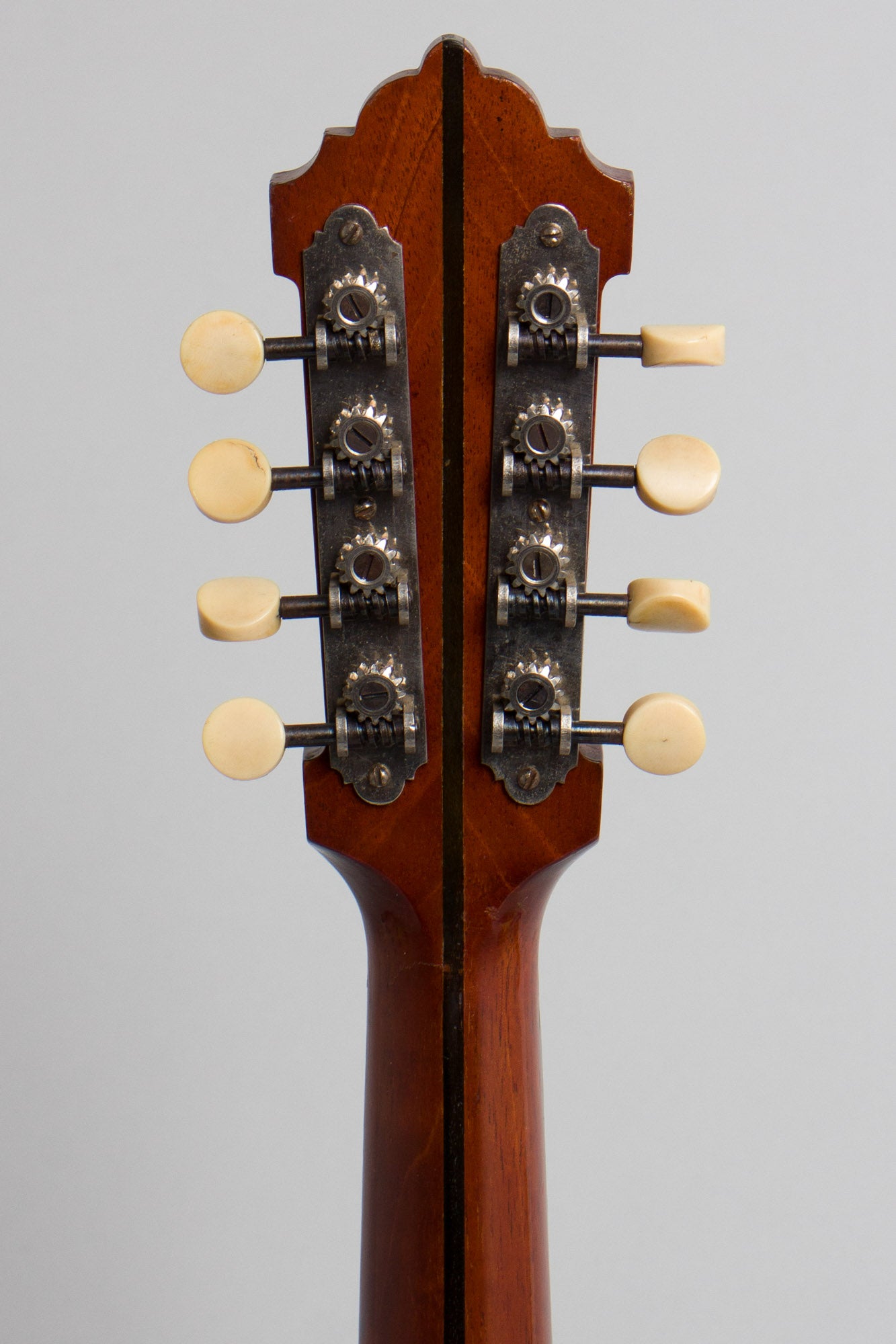 Lyon & Healy Style B Carved Top Mandolin (1919)