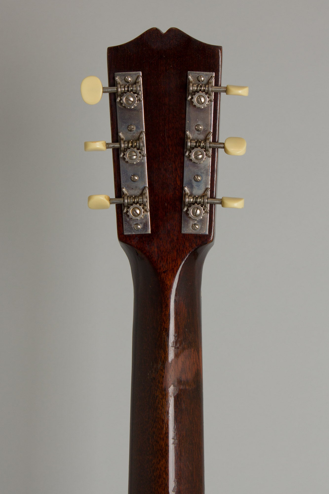 Gibson J-35 Flat Top Acoustic Guitar (1937)
