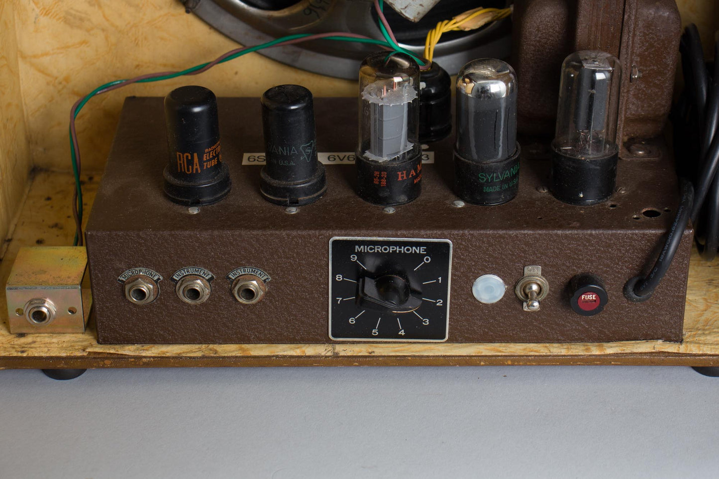 Gibson EH-125 Tube Amplifier (1943)