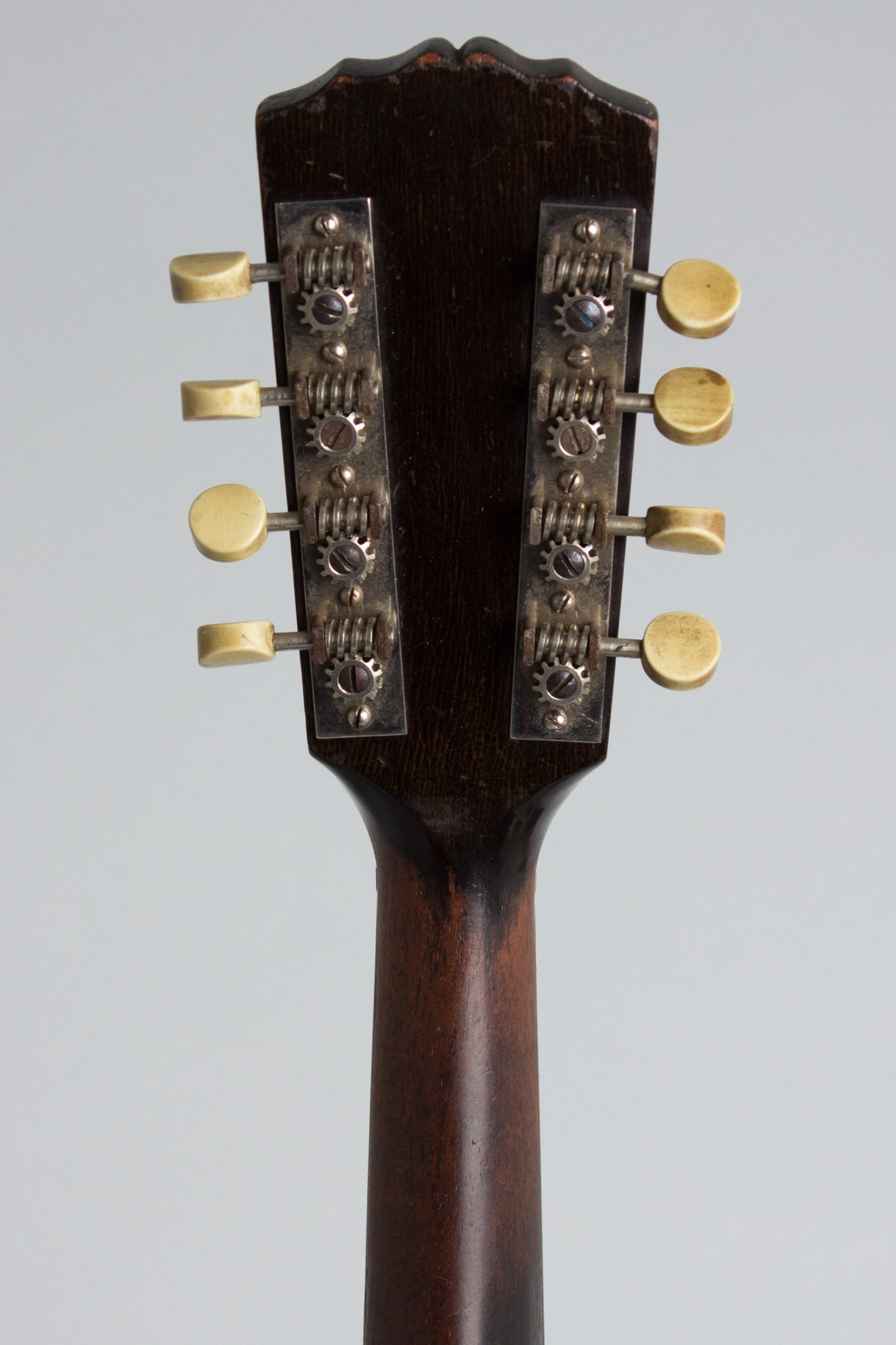 Gibson Style A-0 Carved Top Mandolin (1930)