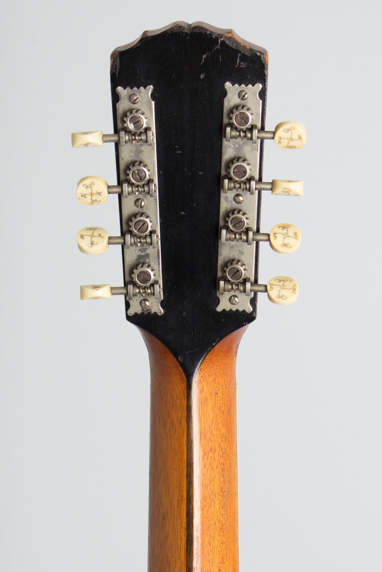 Gibson K-2 Carved Top Mandocello (1914)