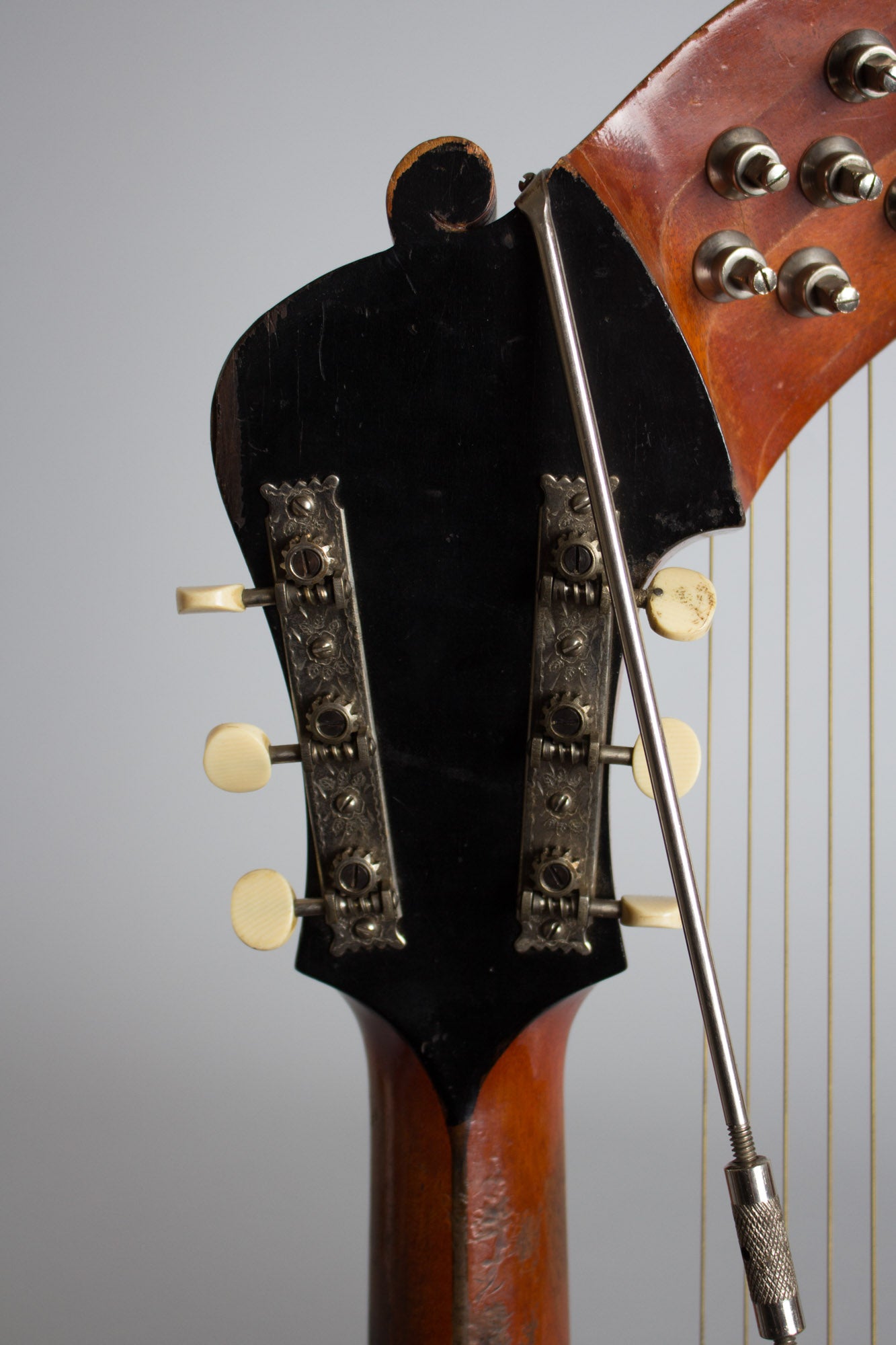 Gibson Style U Harp Guitar (1917)