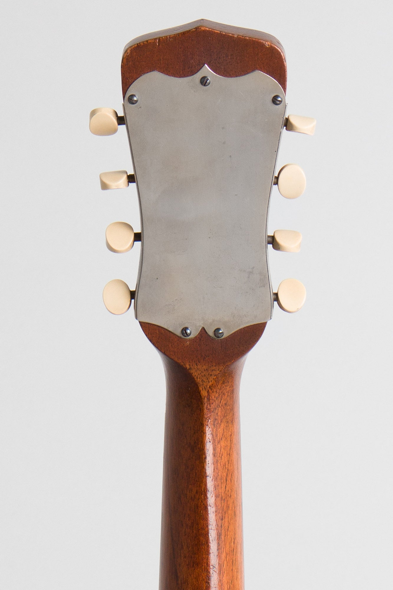 Lyon & Healy American Conservatory Venetian Tupoint Style 4983 Flat Back, Bent Top Mandolin (1925)