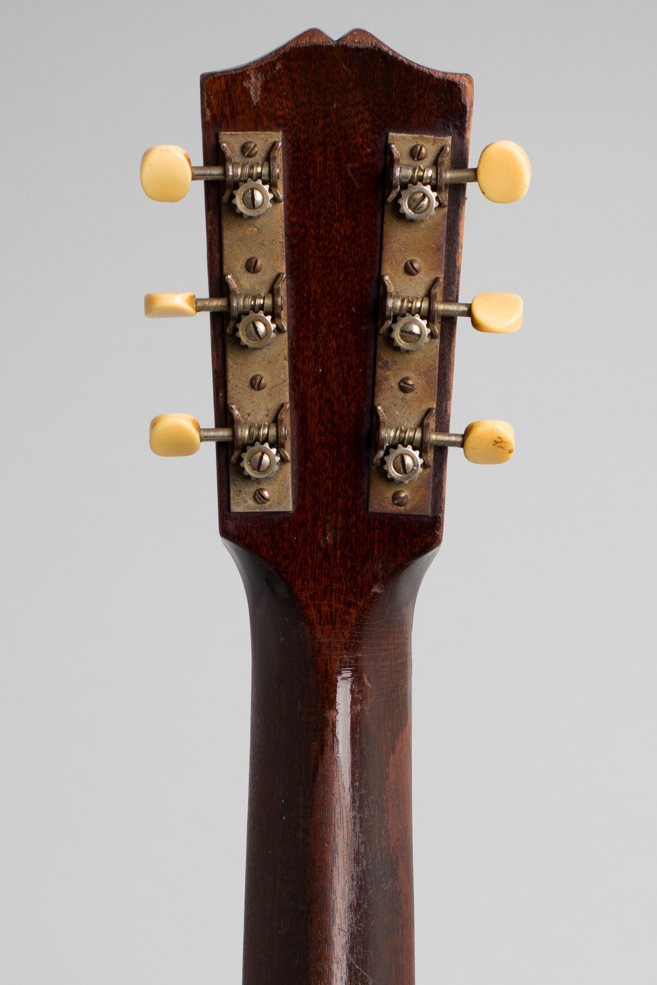 Gibson L-00 Flat Top Acoustic Guitar (1937)