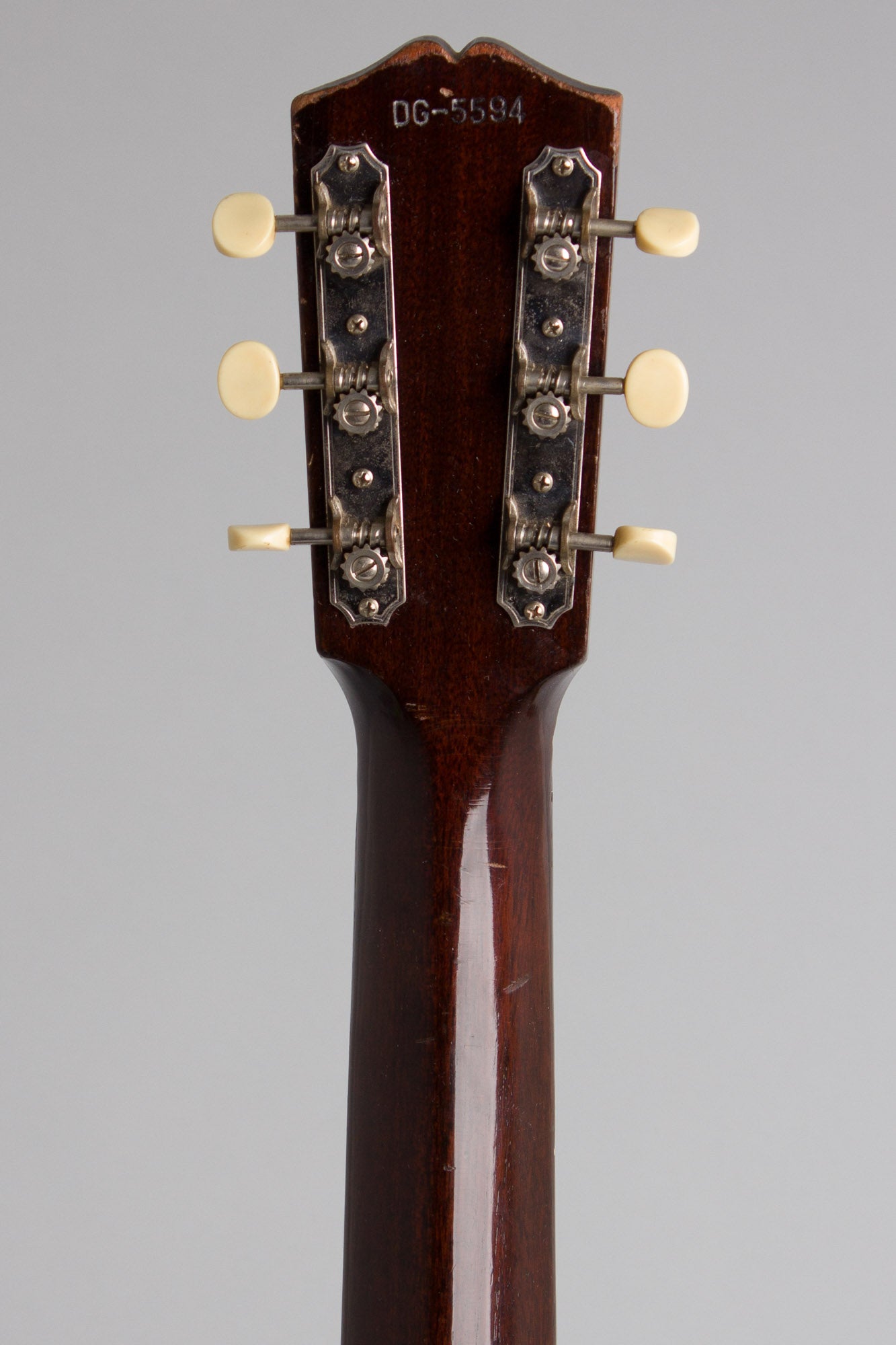 Gibson L-00 Flat Top Acoustic Guitar (1938)