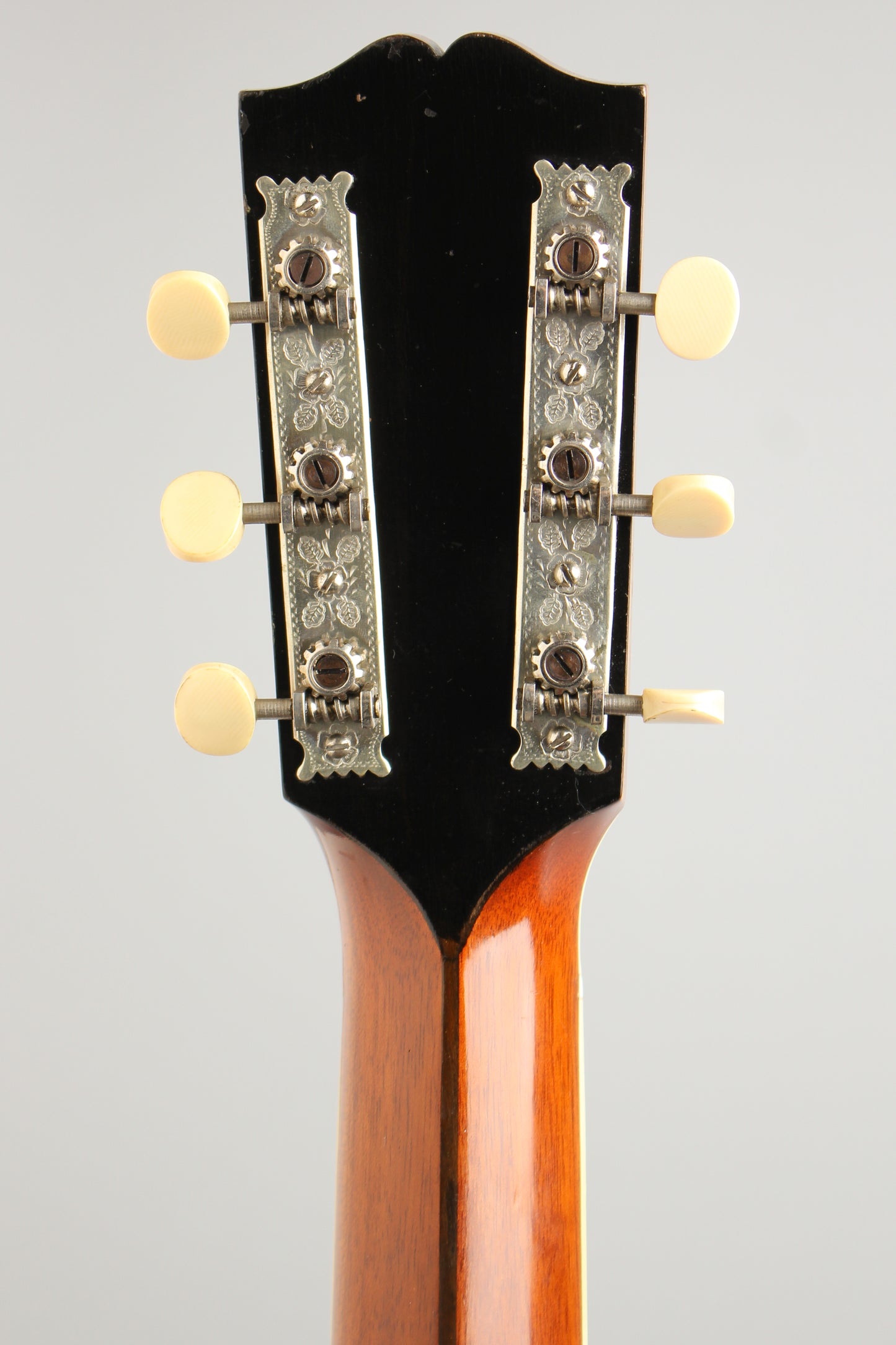 Gibson L-4 Arch Top Acoustic Guitar (1915)