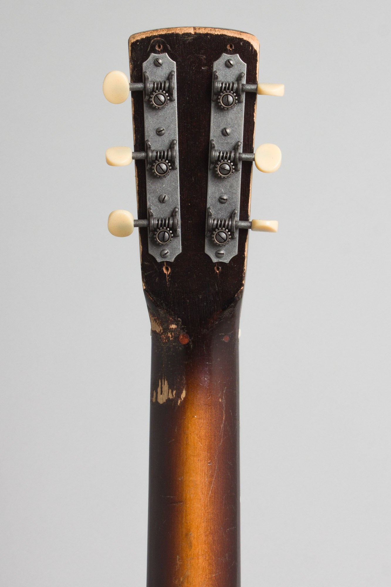 Regal Dobro Model 27 Roundneck Resophonic Guitar (1939)