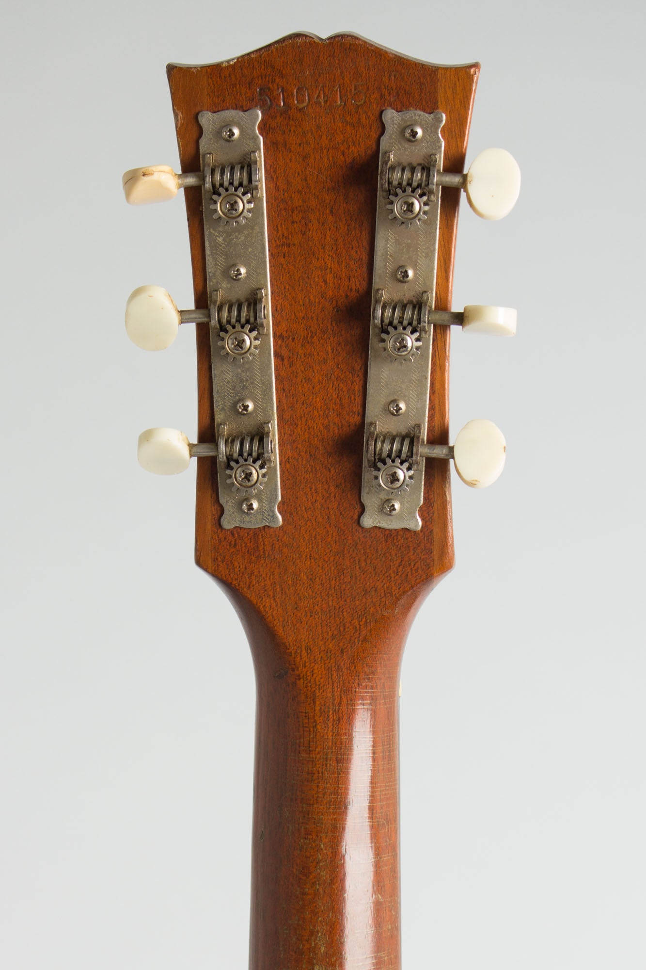 Gibson LG-0 Flat Top Acoustic Guitar (1968)