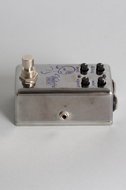Red Witch Violetta Delay Effect