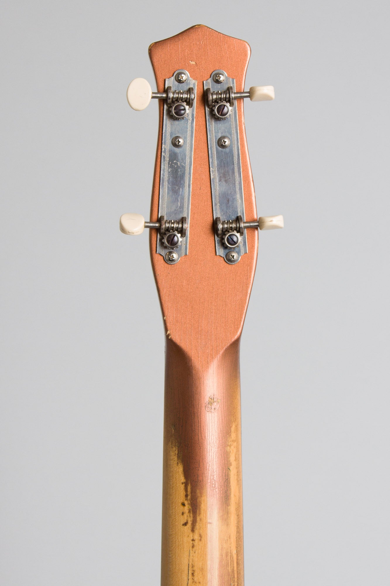 Danelectro Shorthorn Model 3412 Electric Bass Guitar (1962)