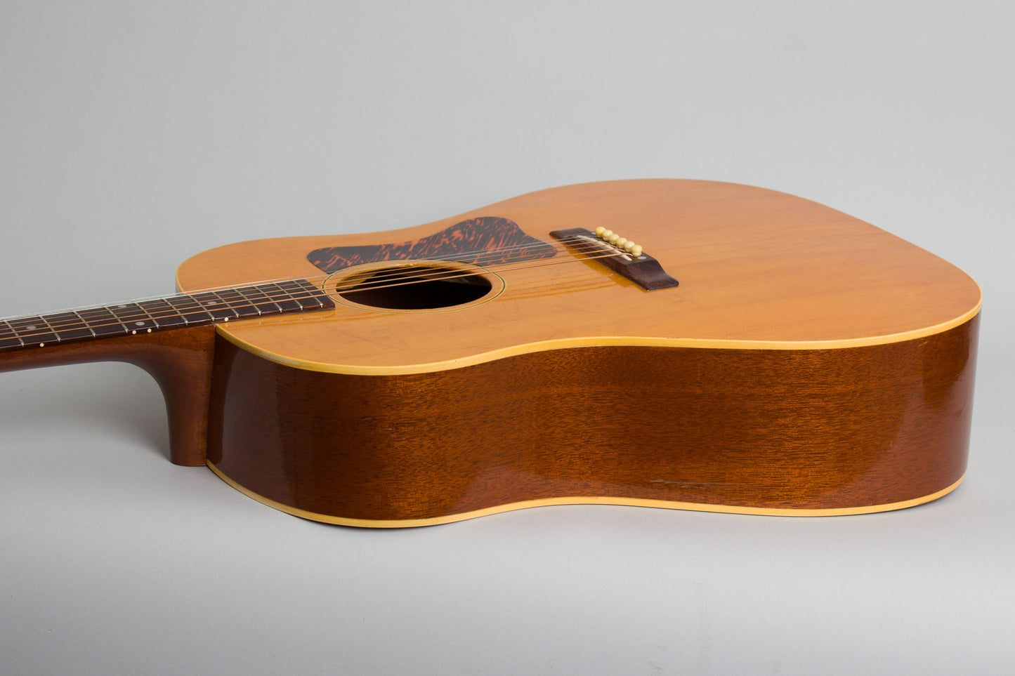 Gibson J-35 Flat Top Acoustic Guitar (1941)