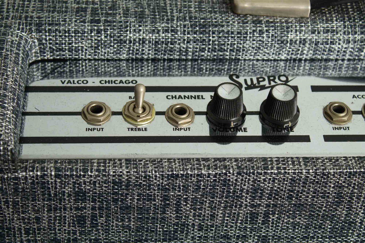 Supro Model S697T Combo Tremolo Tube Amplifier (1965)