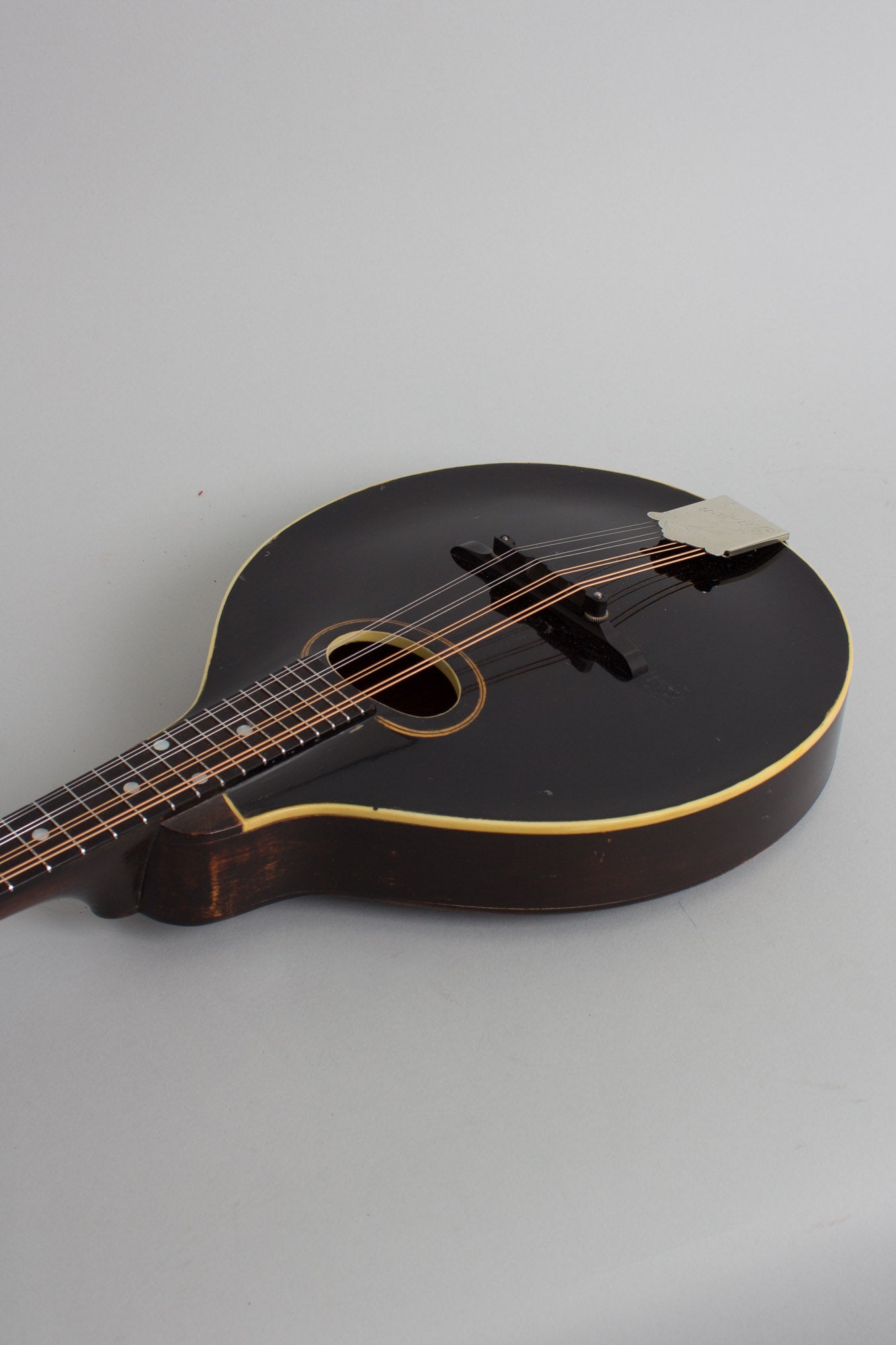 Gibson Style A Snakehead Carved Top Mandolin (1925)